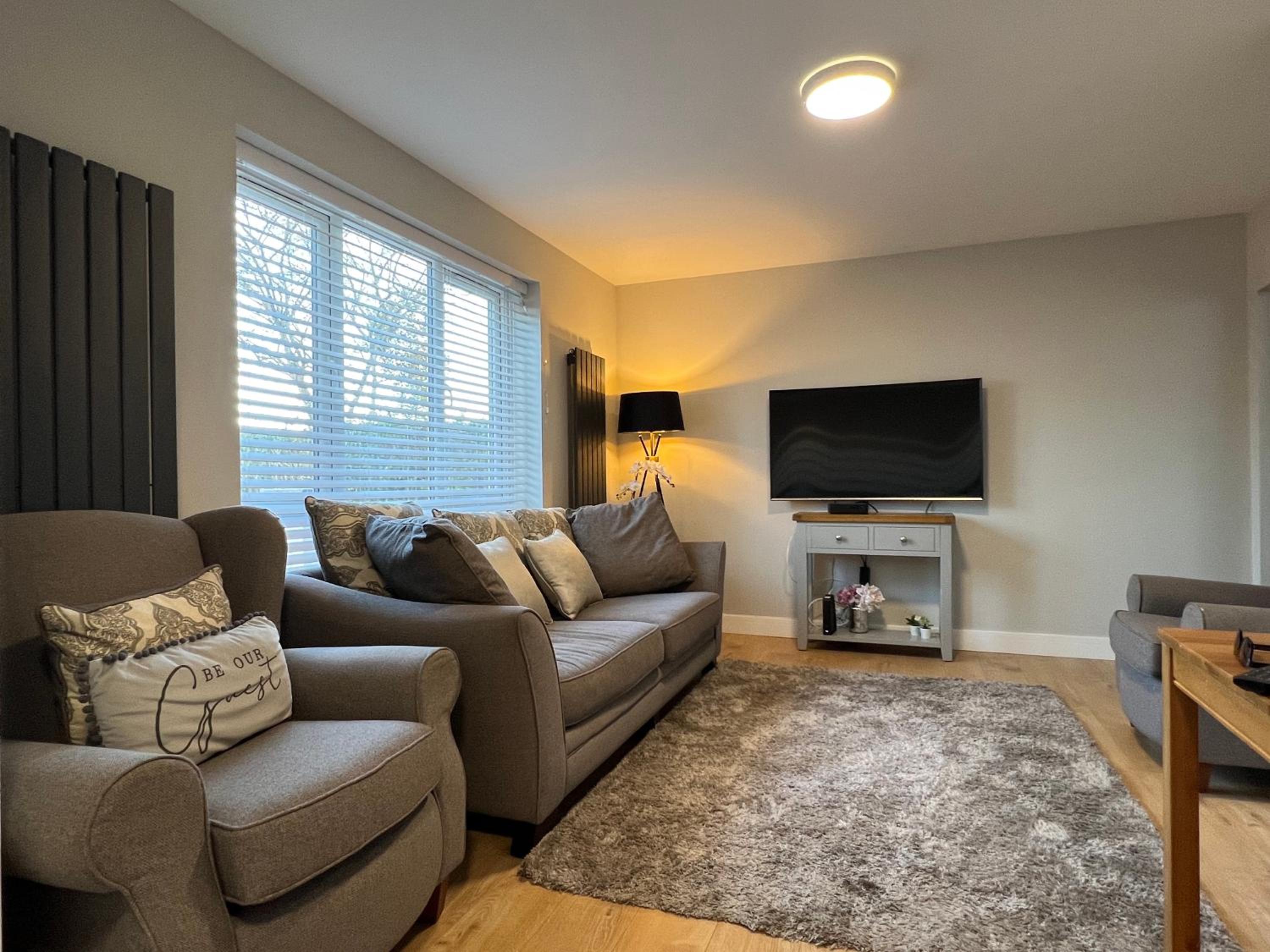 Immaculate Newly Refurbished 4 Bed House view 4