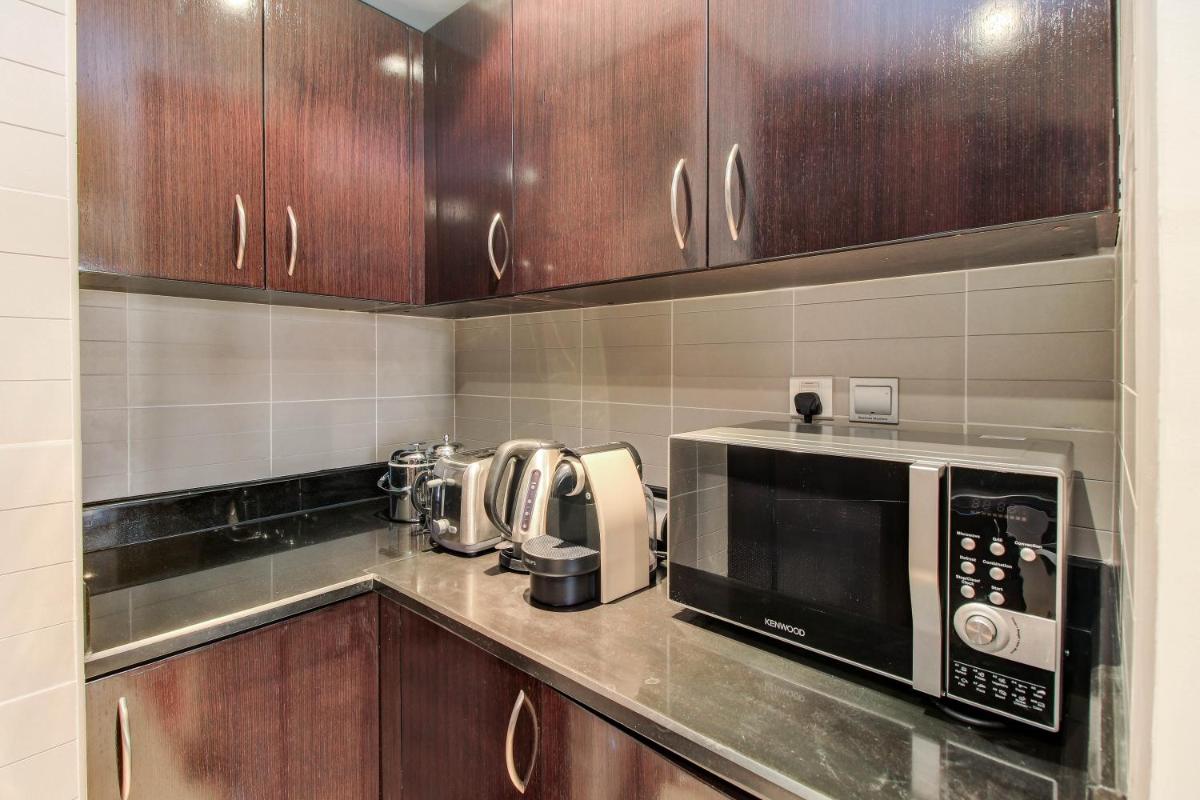 Luxe Getaways Royal Amwaj Palm Jumeirah Resort Apartment Holiday Home
