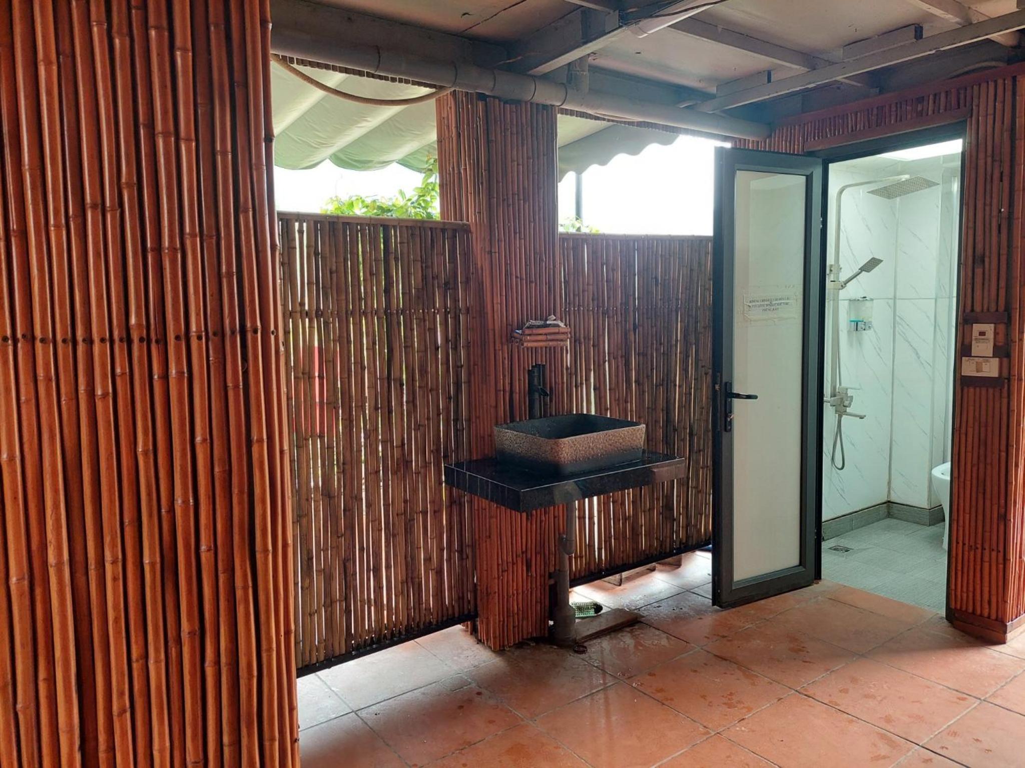 Nha Ben Suoi - Venuestay