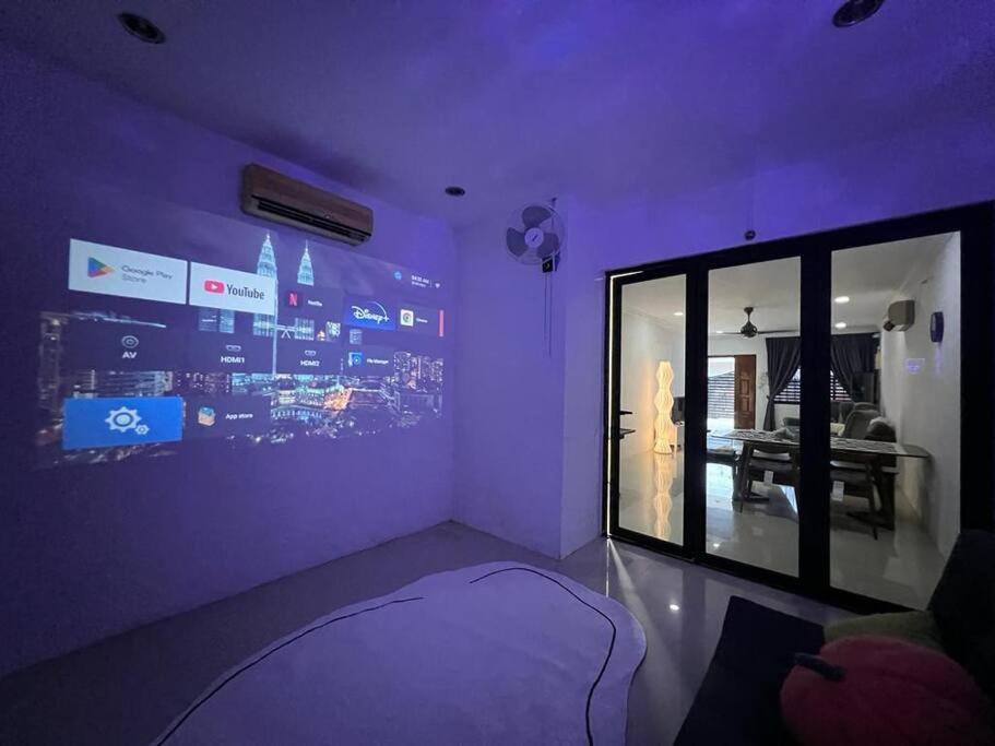 5 min CIQ Landed Party House 12 pax