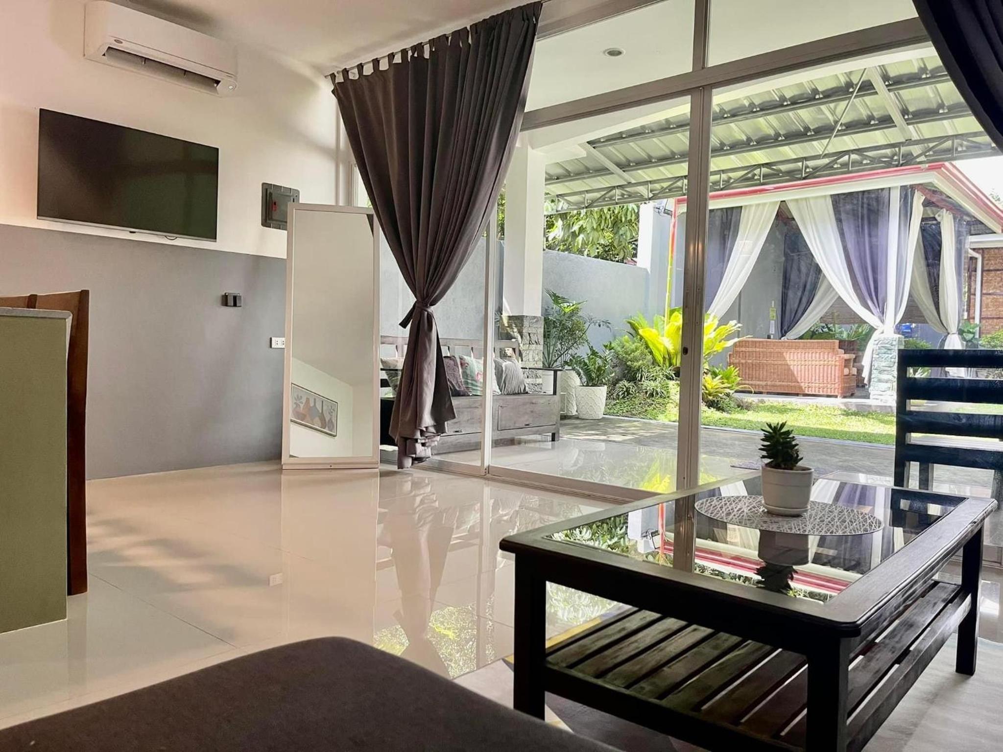 Diez Dregger Fully Furnished Apartments