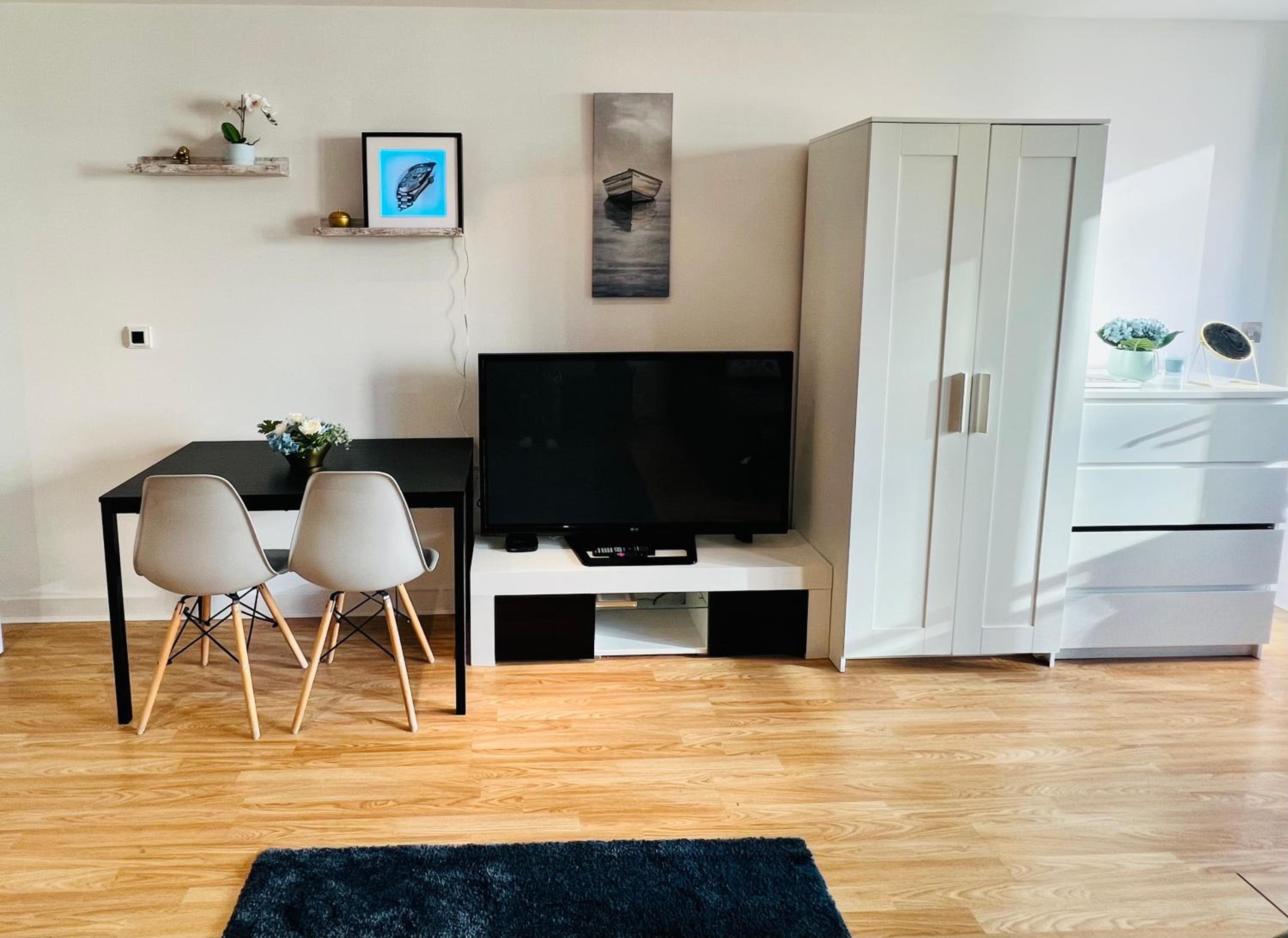 Modern Canary studio- Wifi
