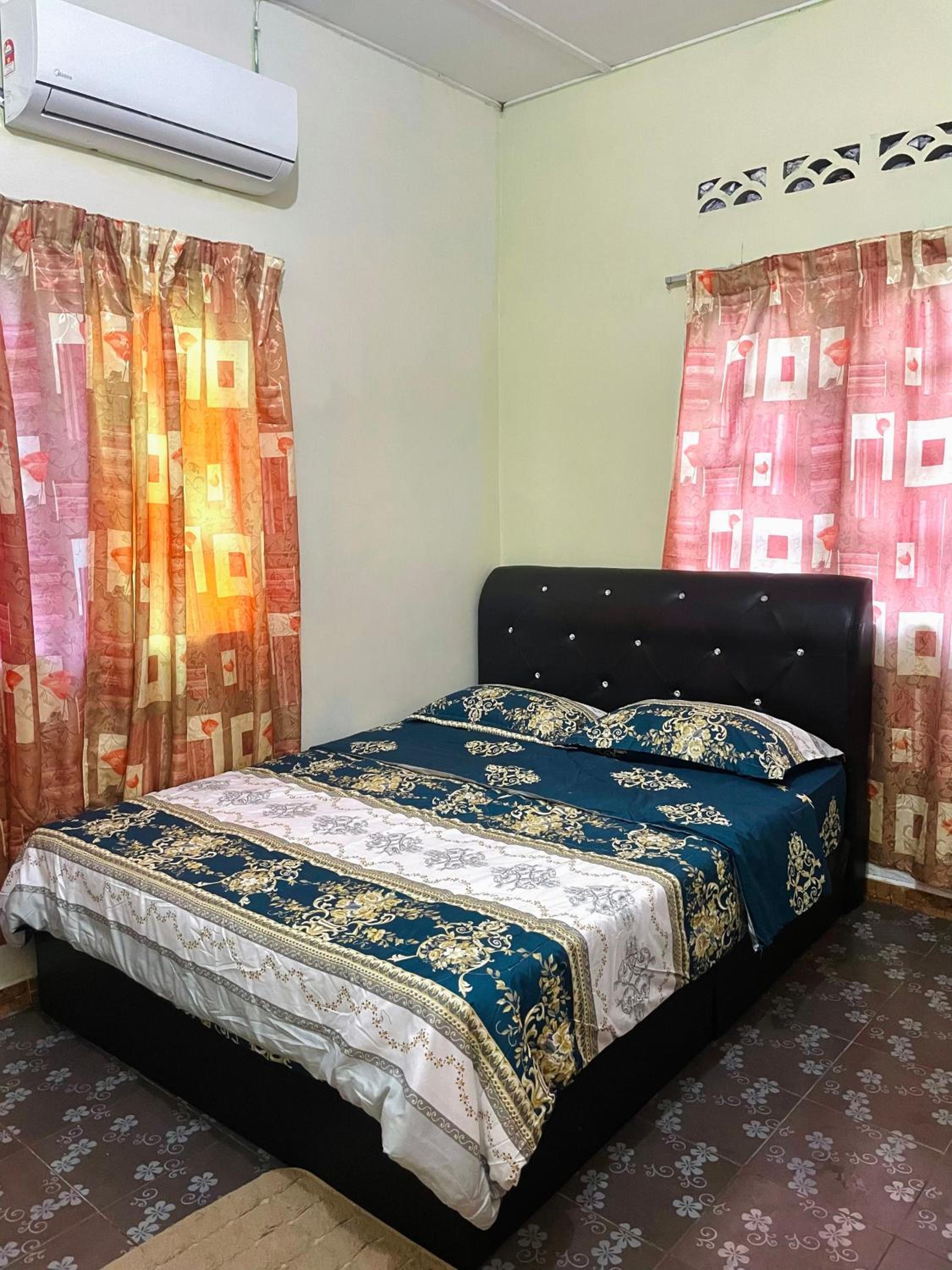 yellow homestay