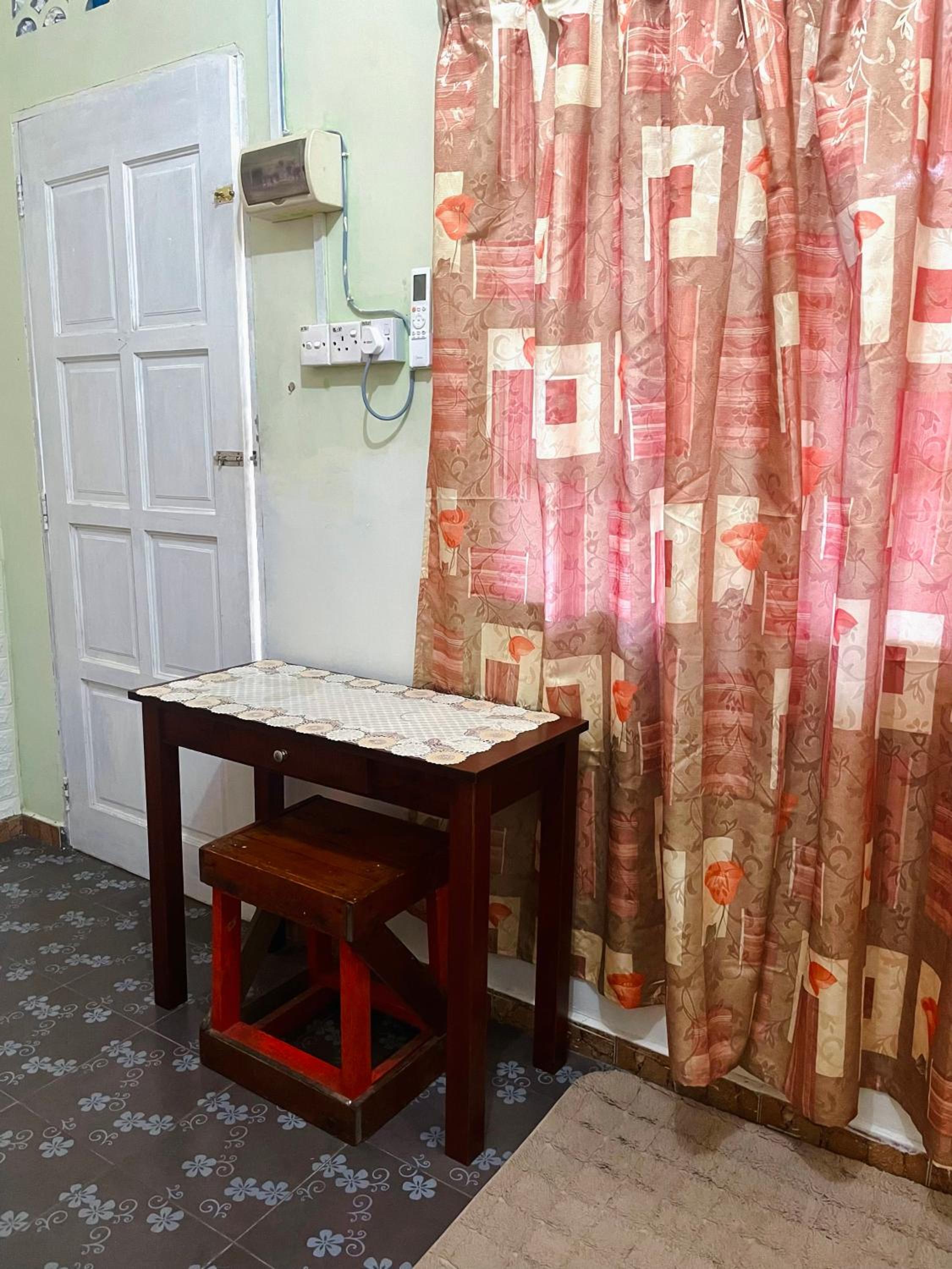 yellow homestay