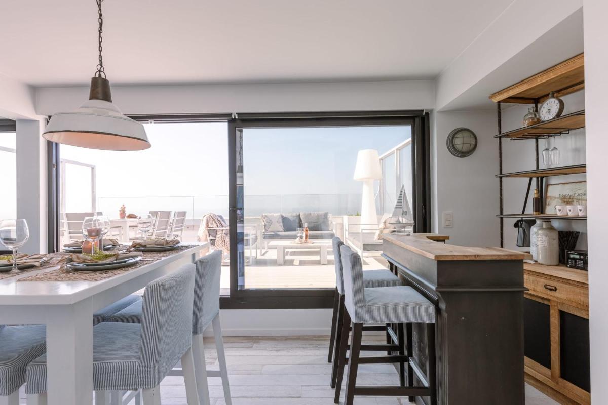 Penthouse with TWO terraces and magnificent sea view