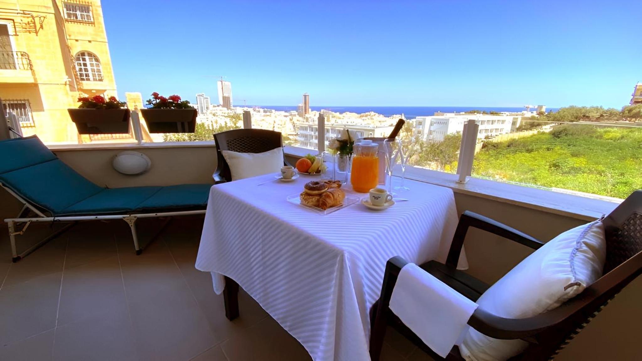 St. Julian's Super Bright And Spacious Seaview Apartment — St Julian's