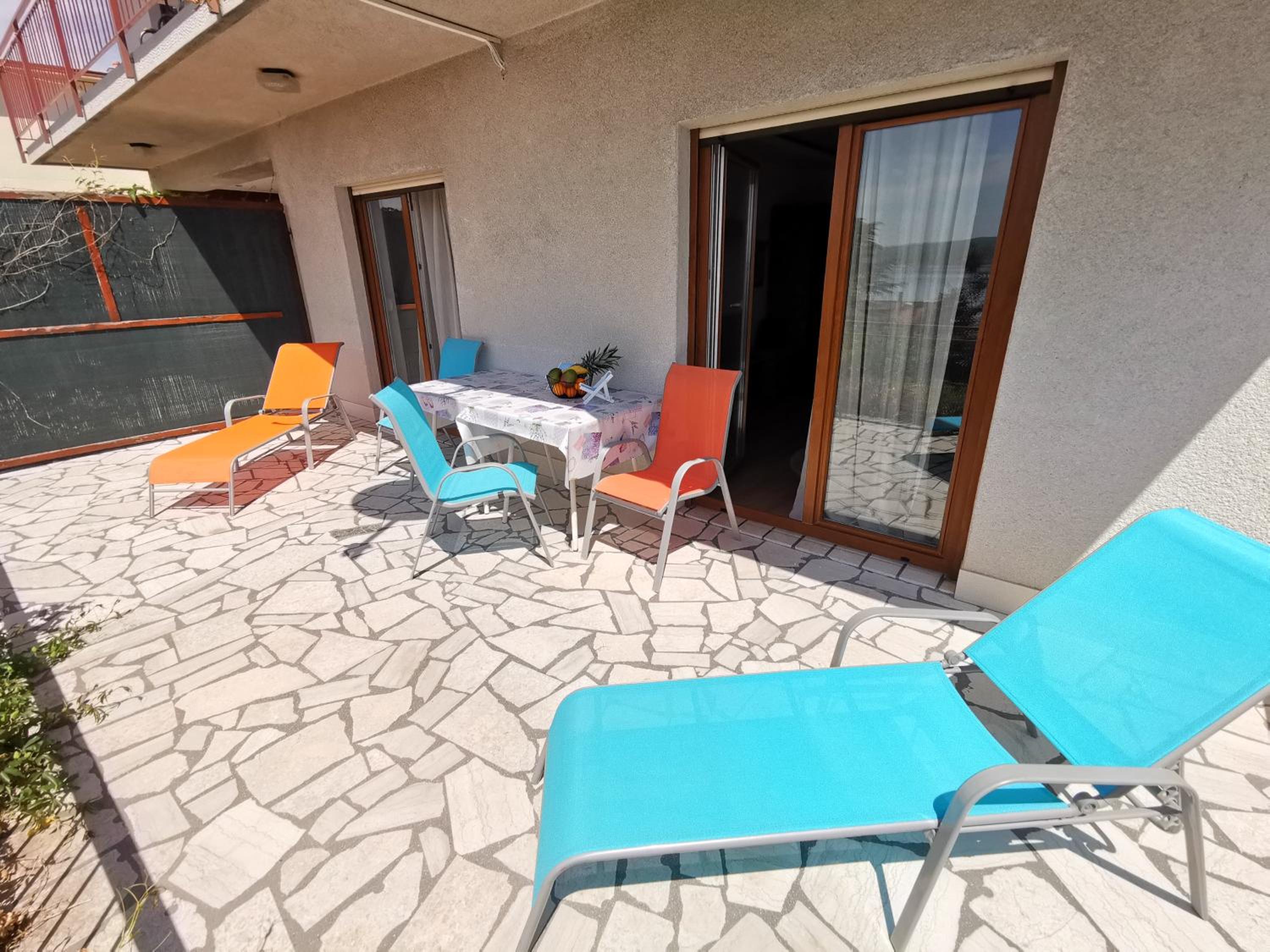 BUBI Apartments with sea view near sandy beach