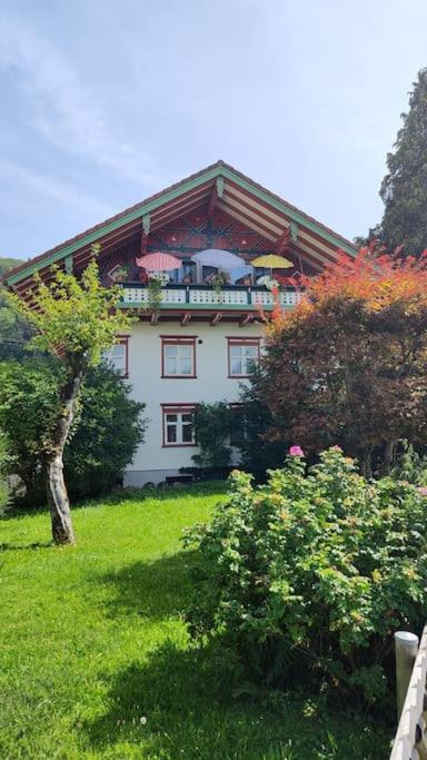 Ferienwohnung RESL - geschmackvoll renoviert & zentral im historischen Schindelhaus