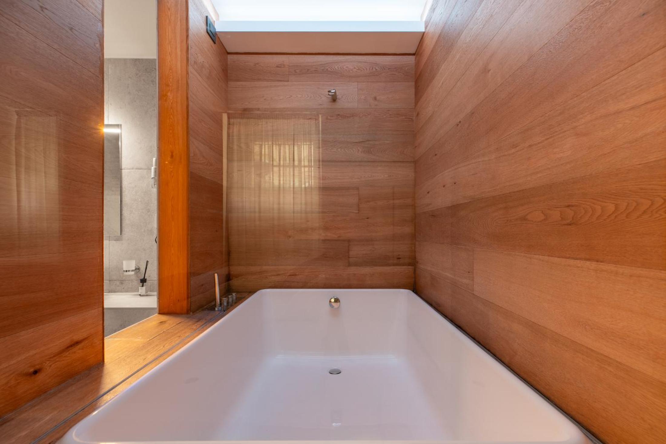 Saint Peter Caesar Suites