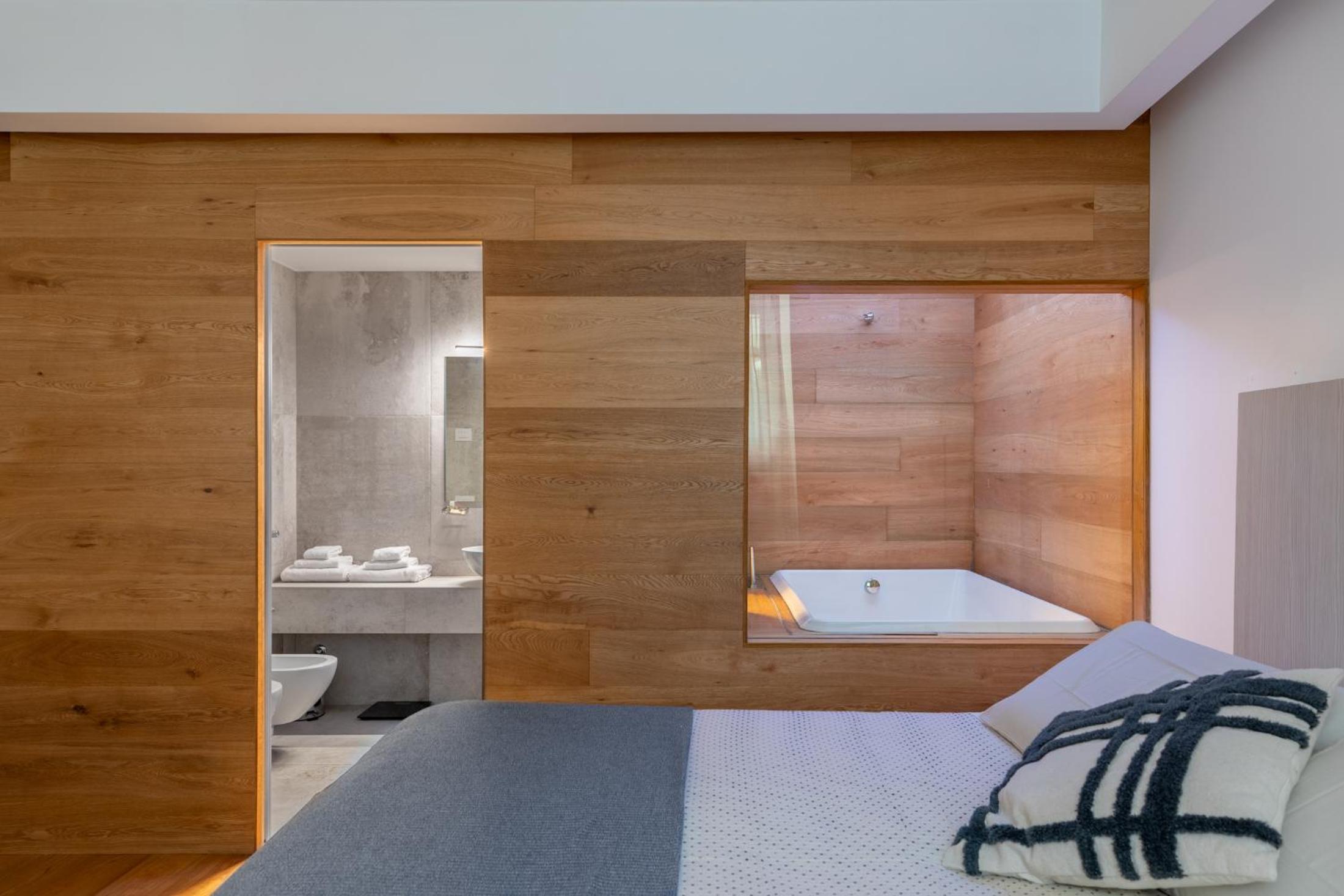 Saint Peter Caesar Suites
