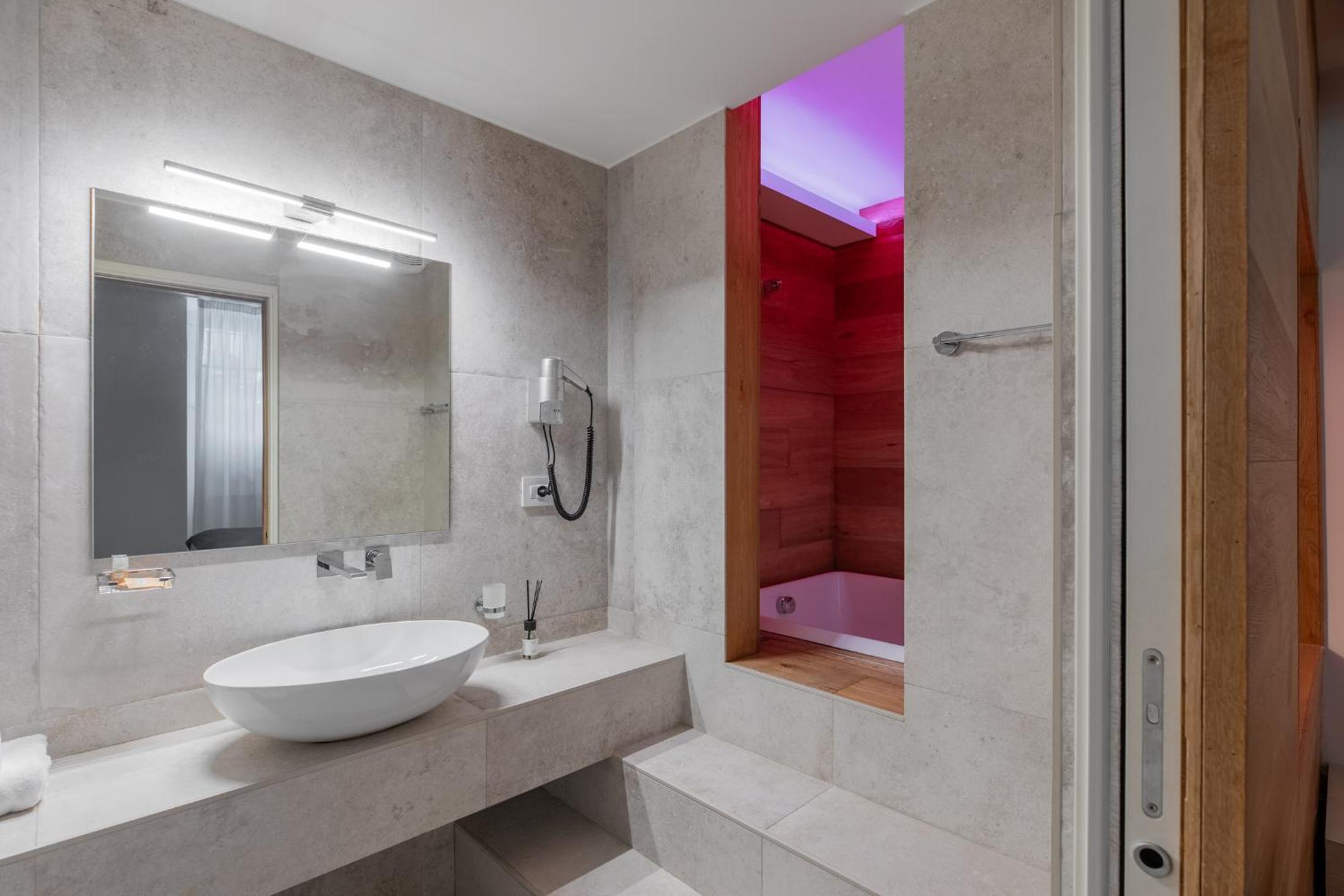 Saint Peter Caesar Suites