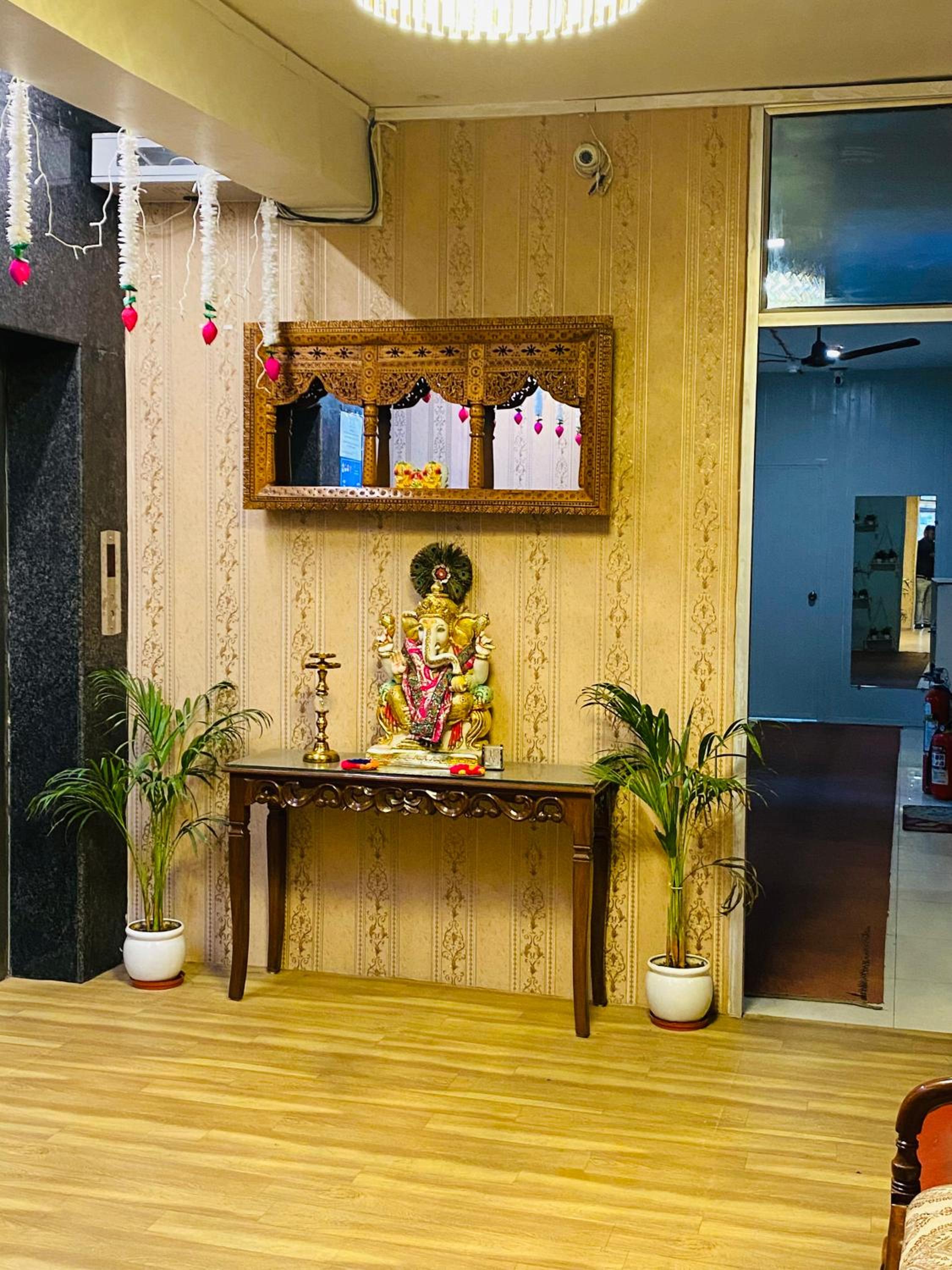 Homestay at Kashmiri Gate Metro & Old Delhi Railway Station