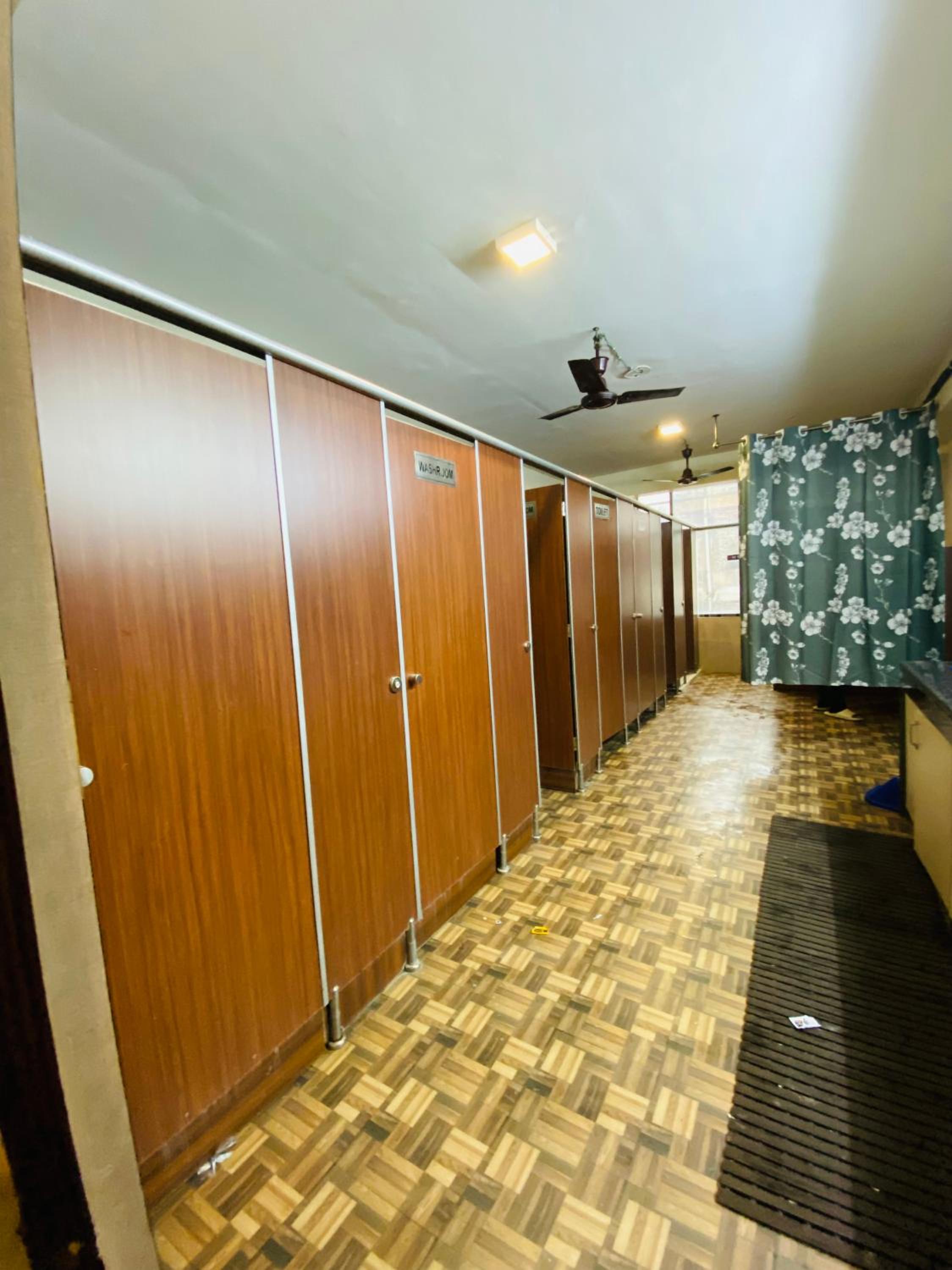 Homestay at Kashmiri Gate Metro & Old Delhi Railway Station
