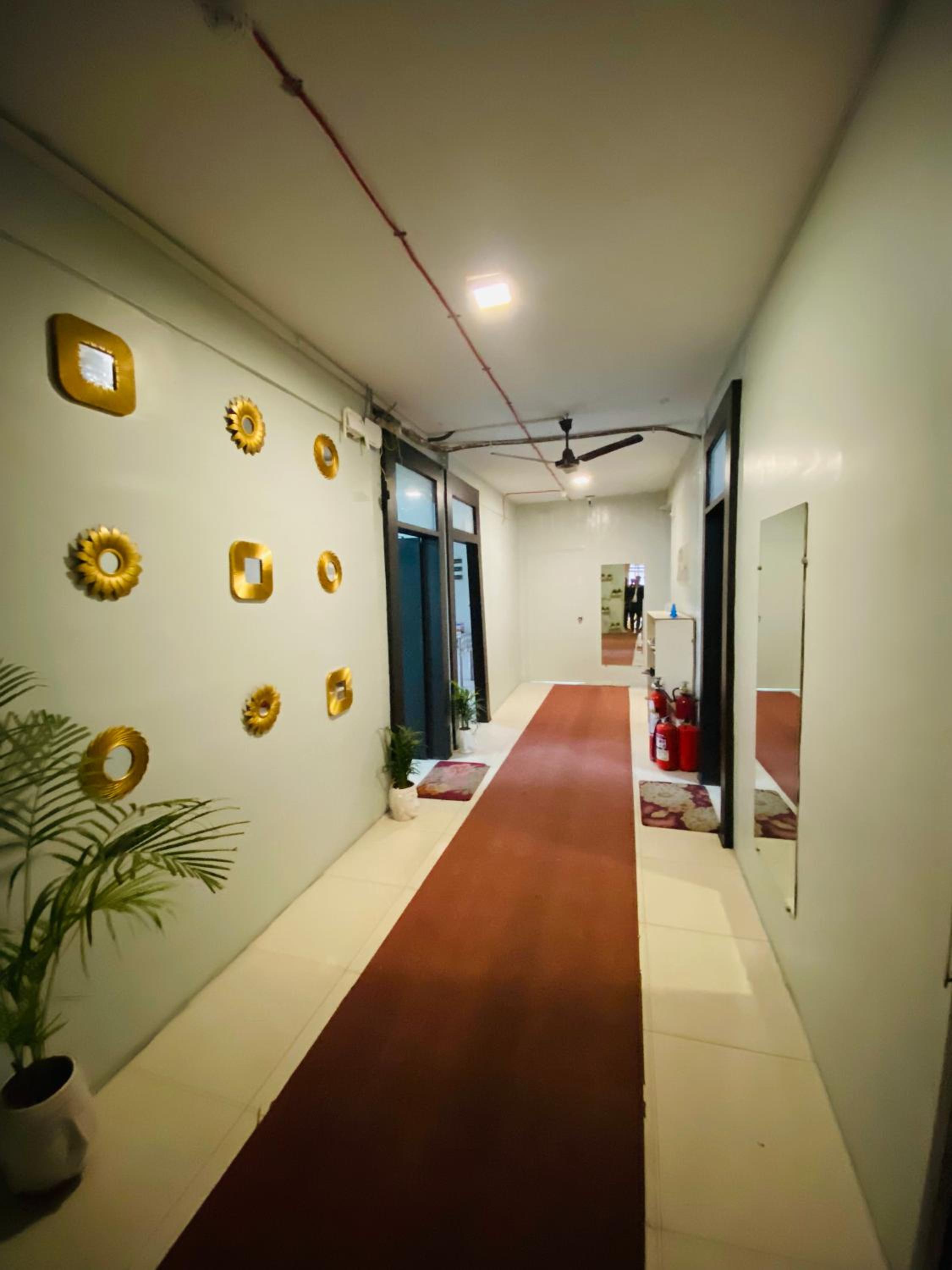 Homestay at Kashmiri Gate Metro & Old Delhi Railway Station