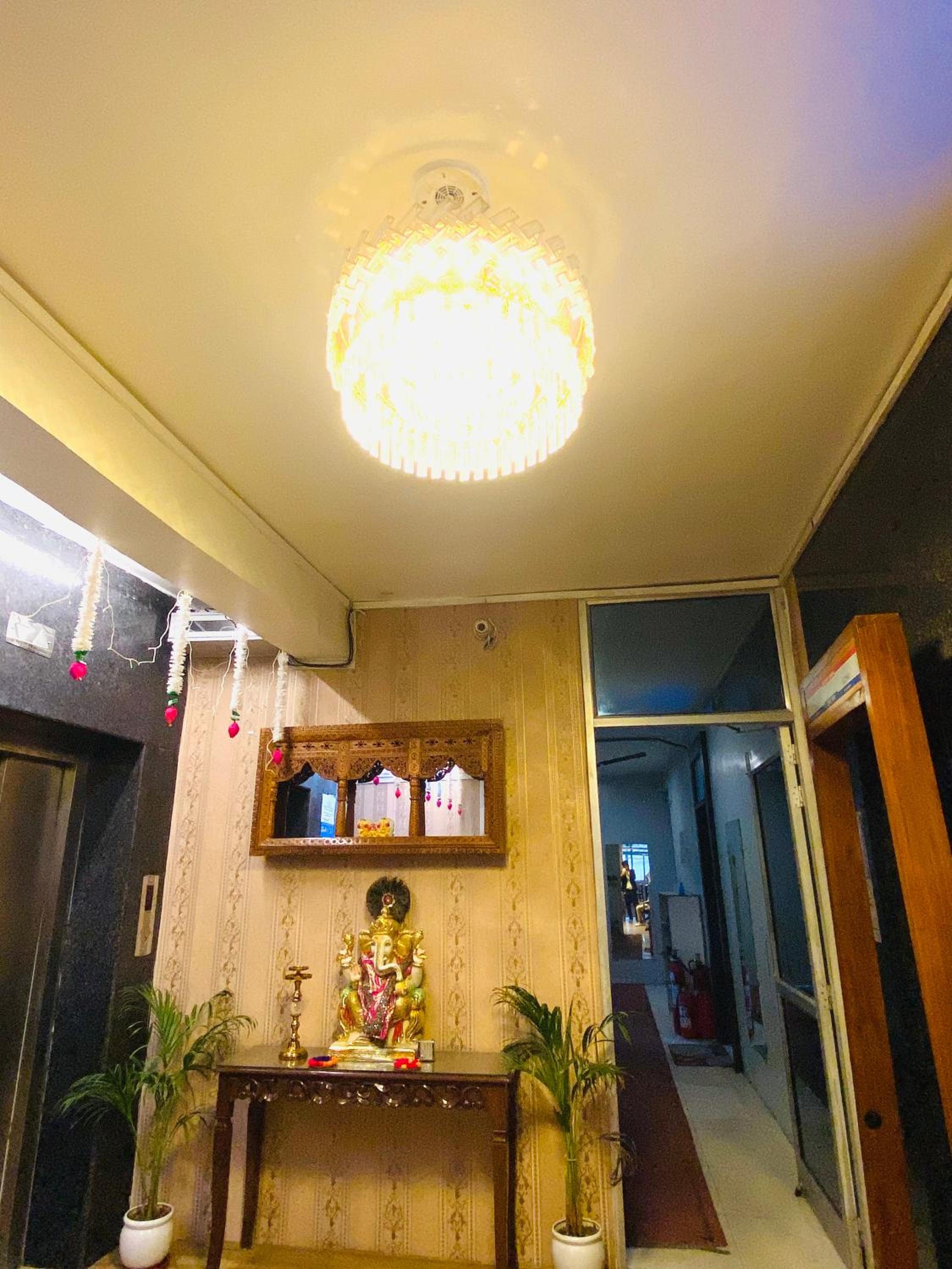 Homestay at Kashmiri Gate Metro & Old Delhi Railway Station