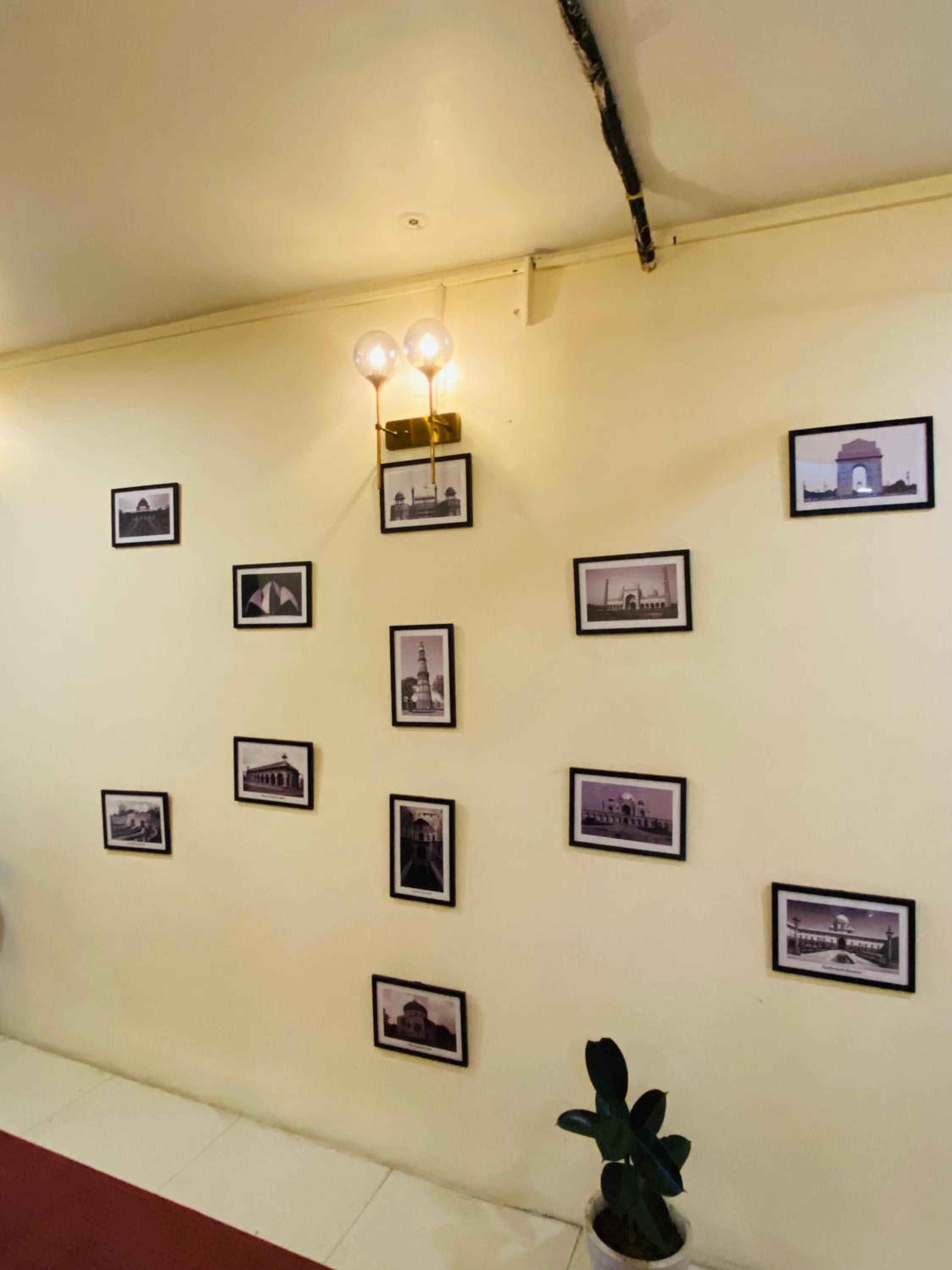 Homestay at Kashmiri Gate Metro & Old Delhi Railway Station