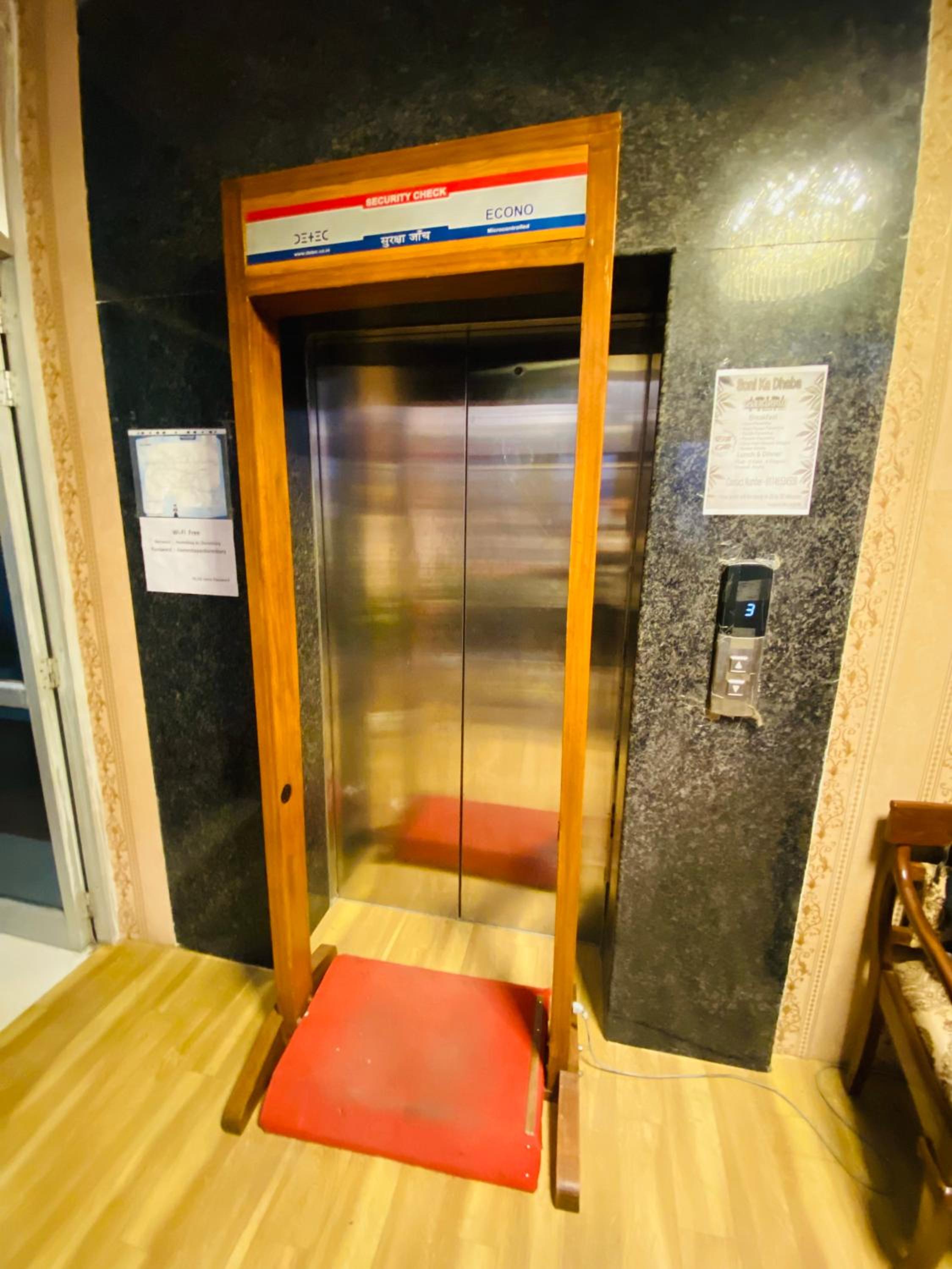 Homestay at Kashmiri Gate Metro & Old Delhi Railway Station