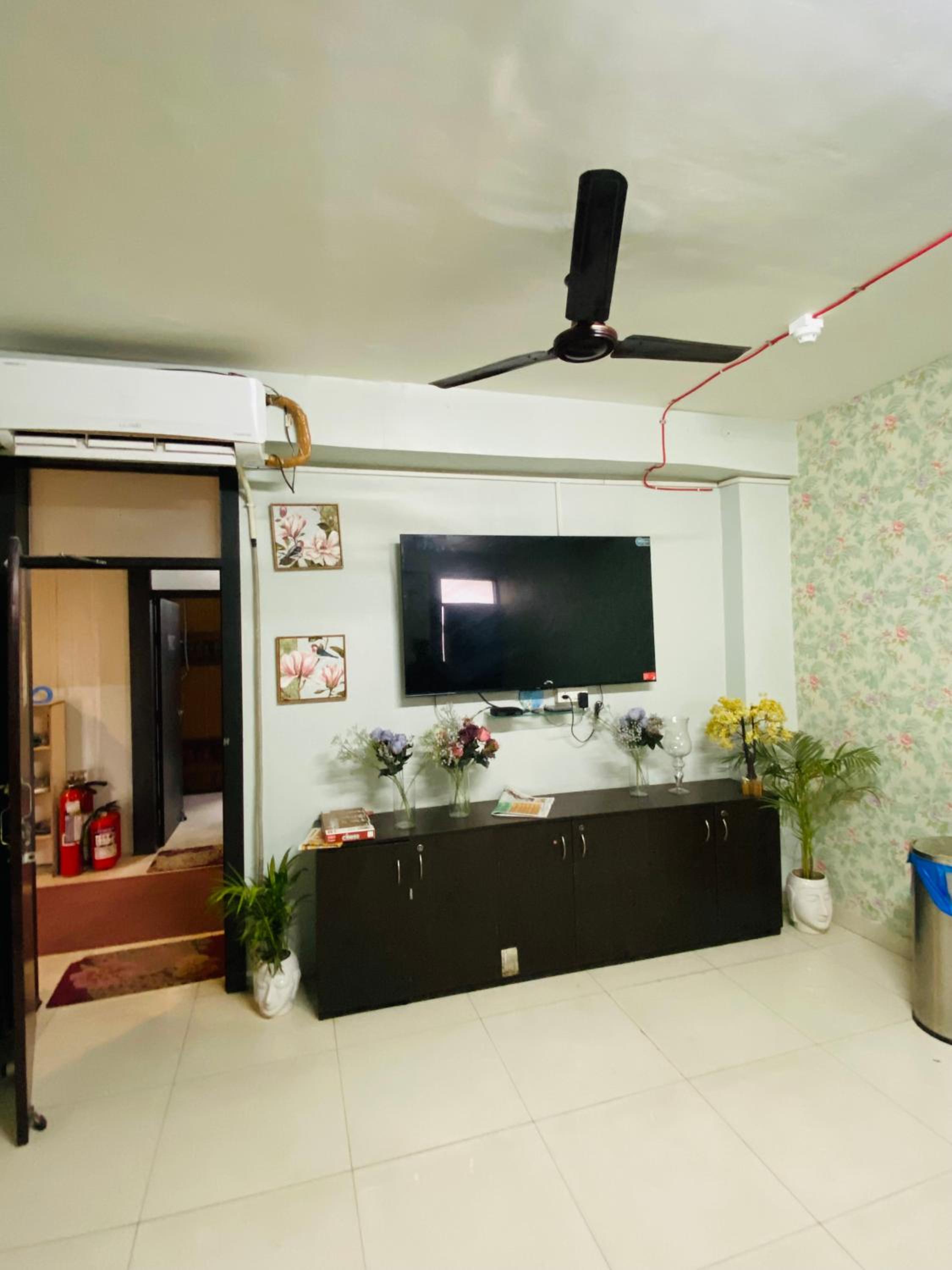 Homestay at Kashmiri Gate Metro & Old Delhi Railway Station