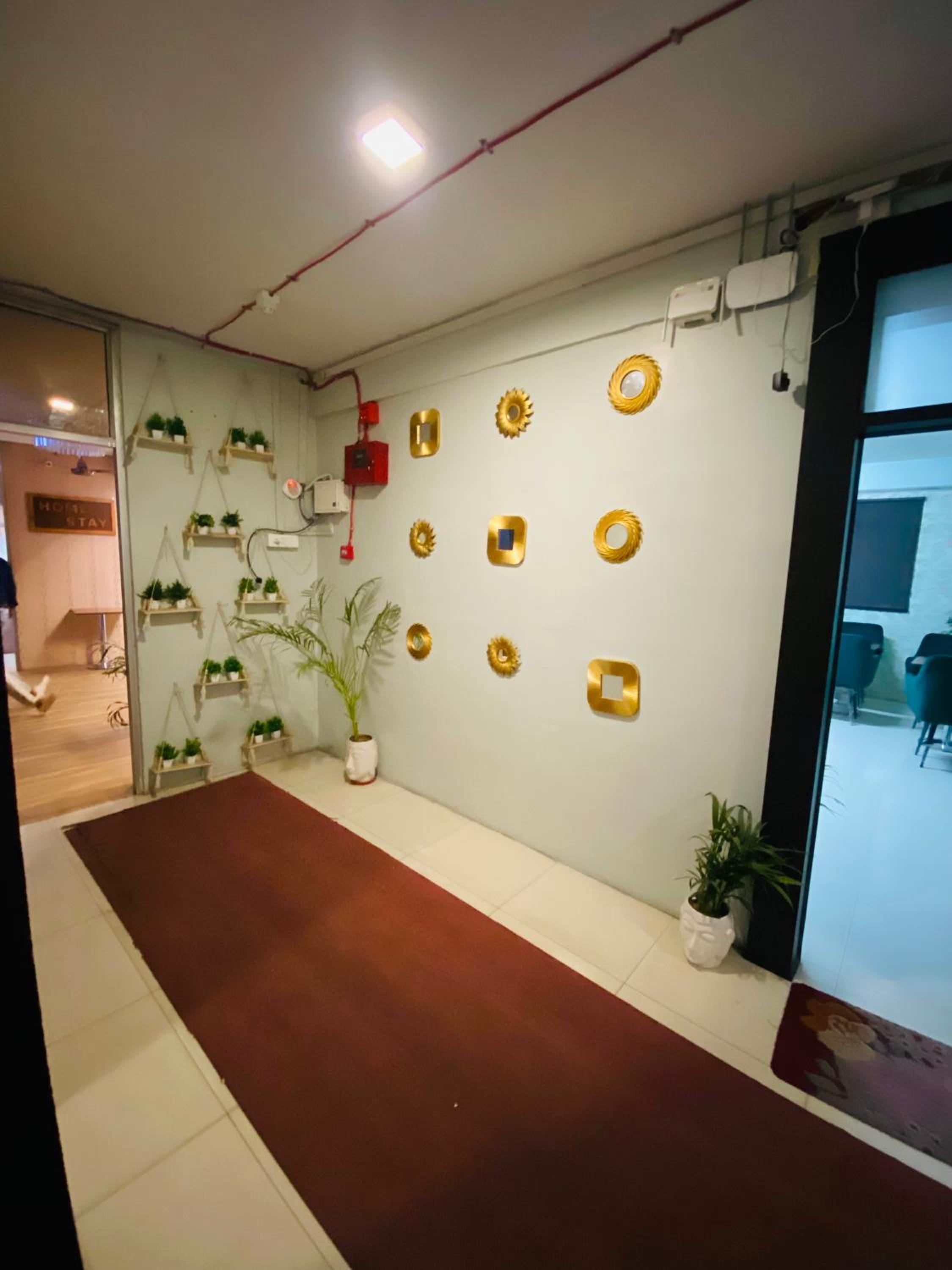 Homestay at Kashmiri Gate Metro & Old Delhi Railway Station