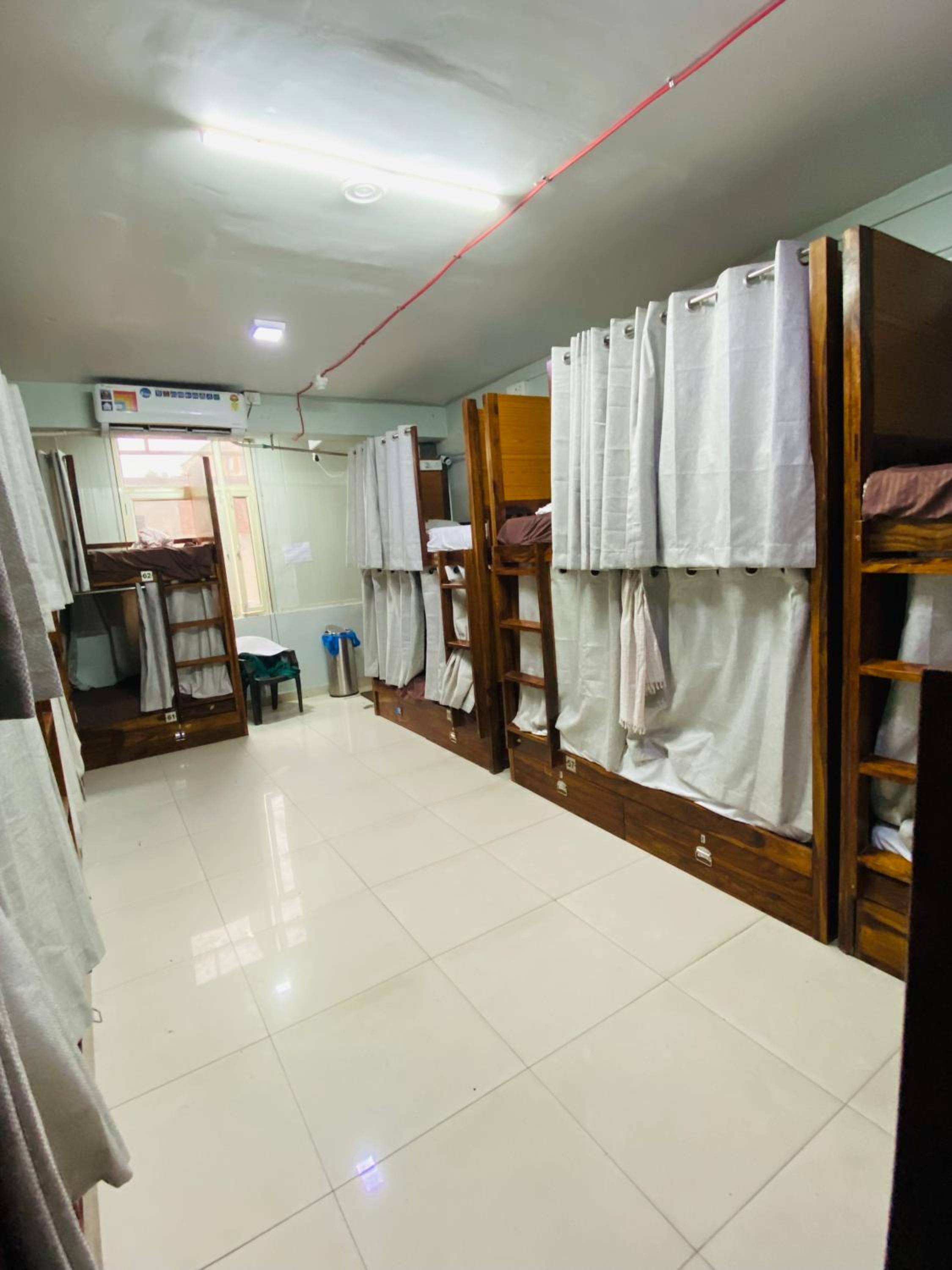 Homestay at Kashmiri Gate Metro & Old Delhi Railway Station