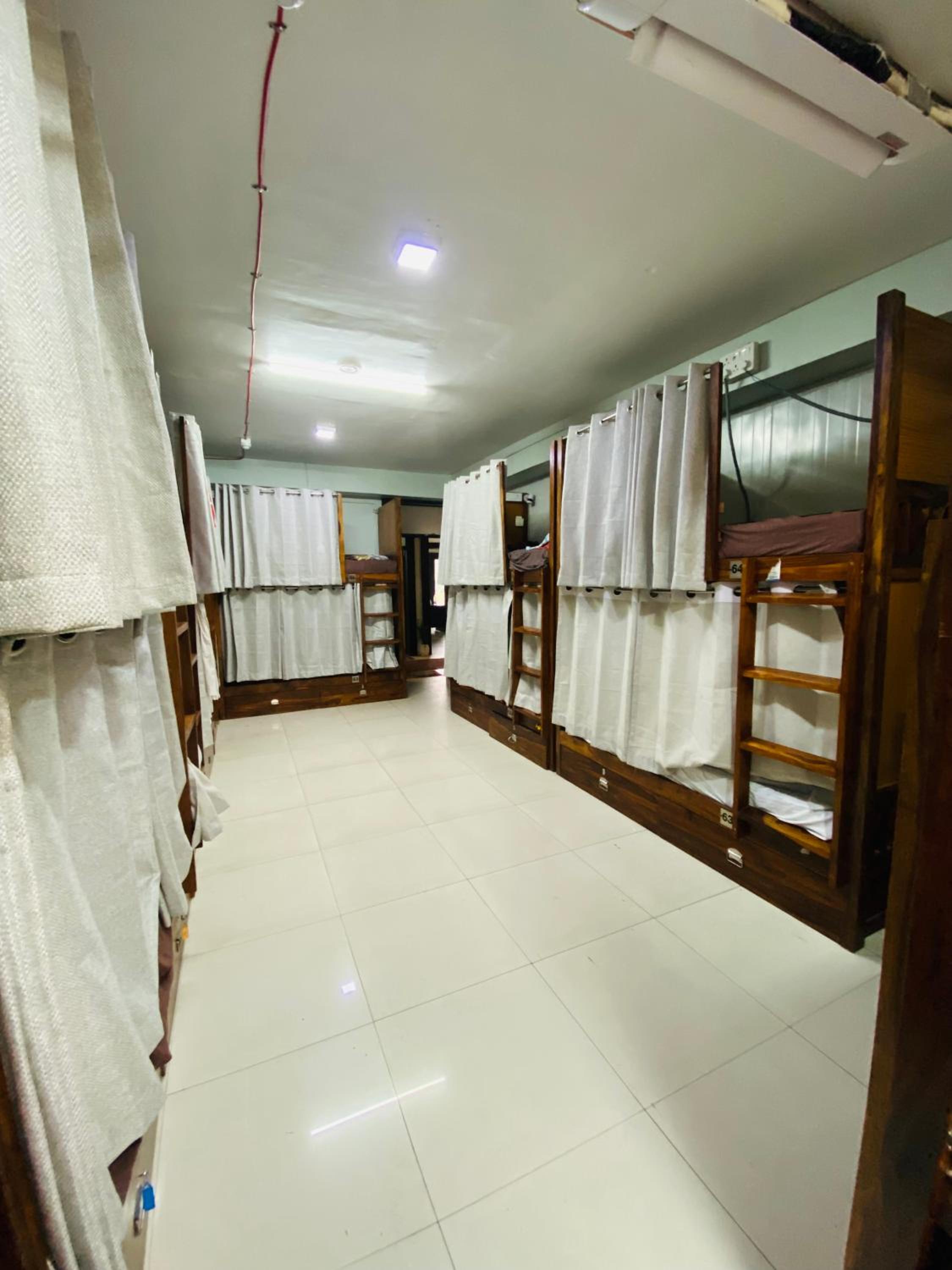 Homestay at Kashmiri Gate Metro & Old Delhi Railway Station