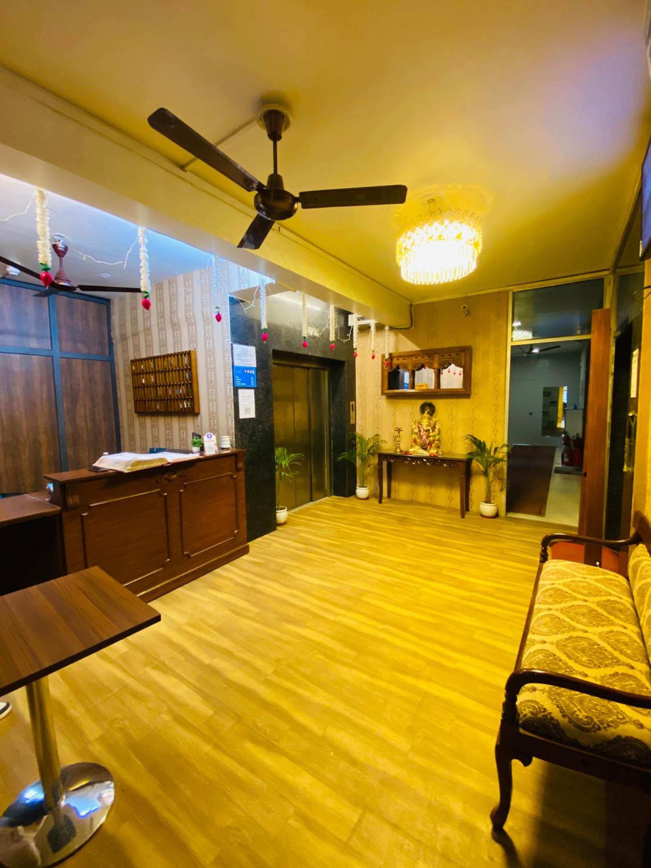 Homestay at Kashmiri Gate Metro & Old Delhi Railway Station