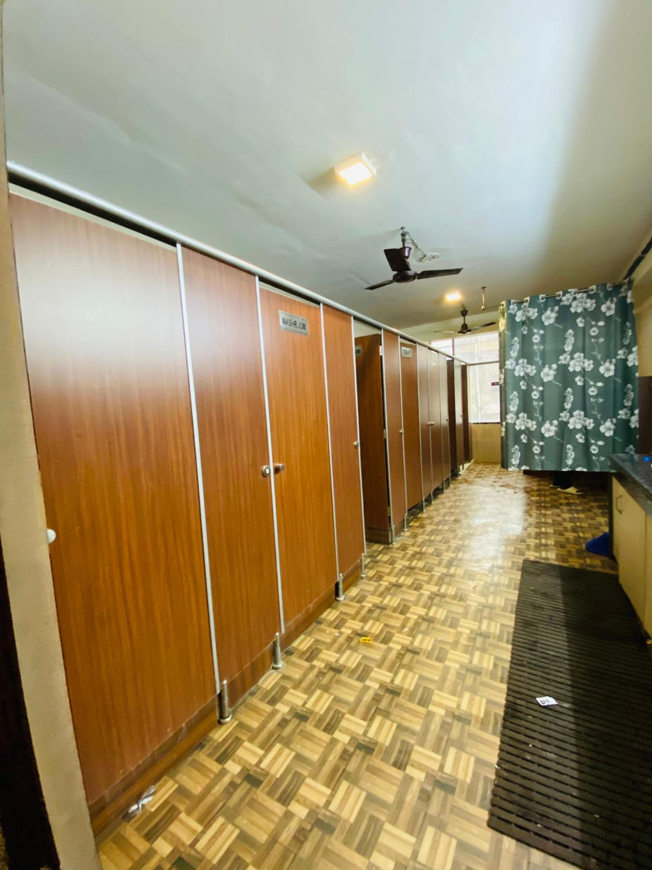 Homestay at Kashmiri Gate Metro & Old Delhi Railway Station