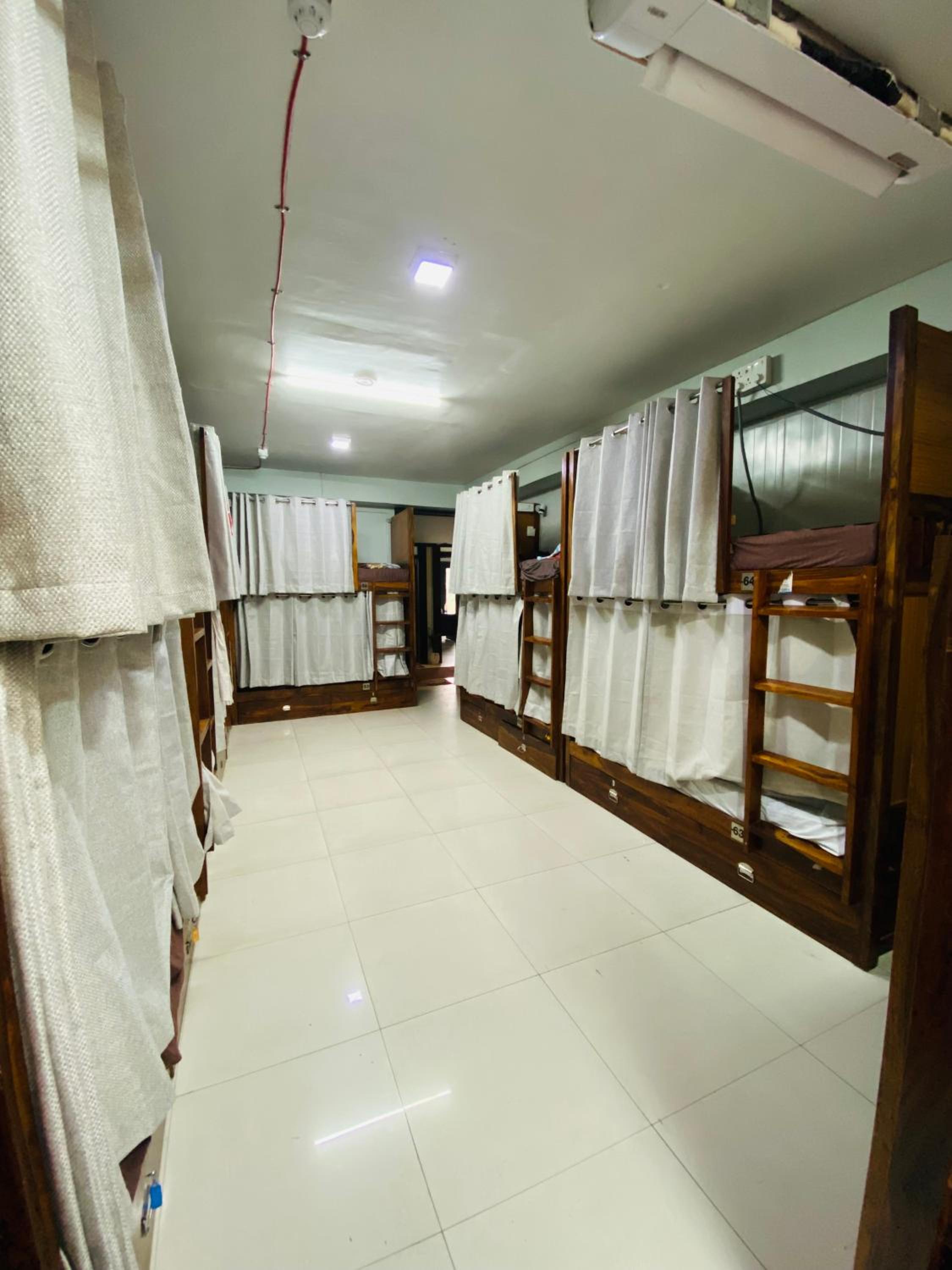 Homestay at Kashmiri Gate Metro & Old Delhi Railway Station