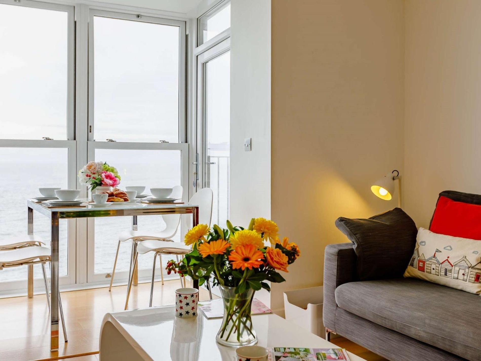 2 Bed in Ilfracombe CAPS8 view 5