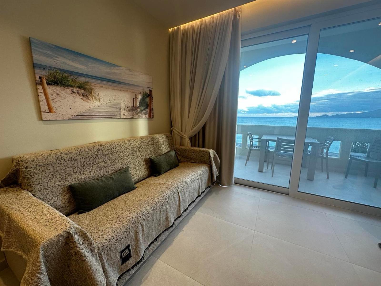 Samanthas LUXURY APARTMENT