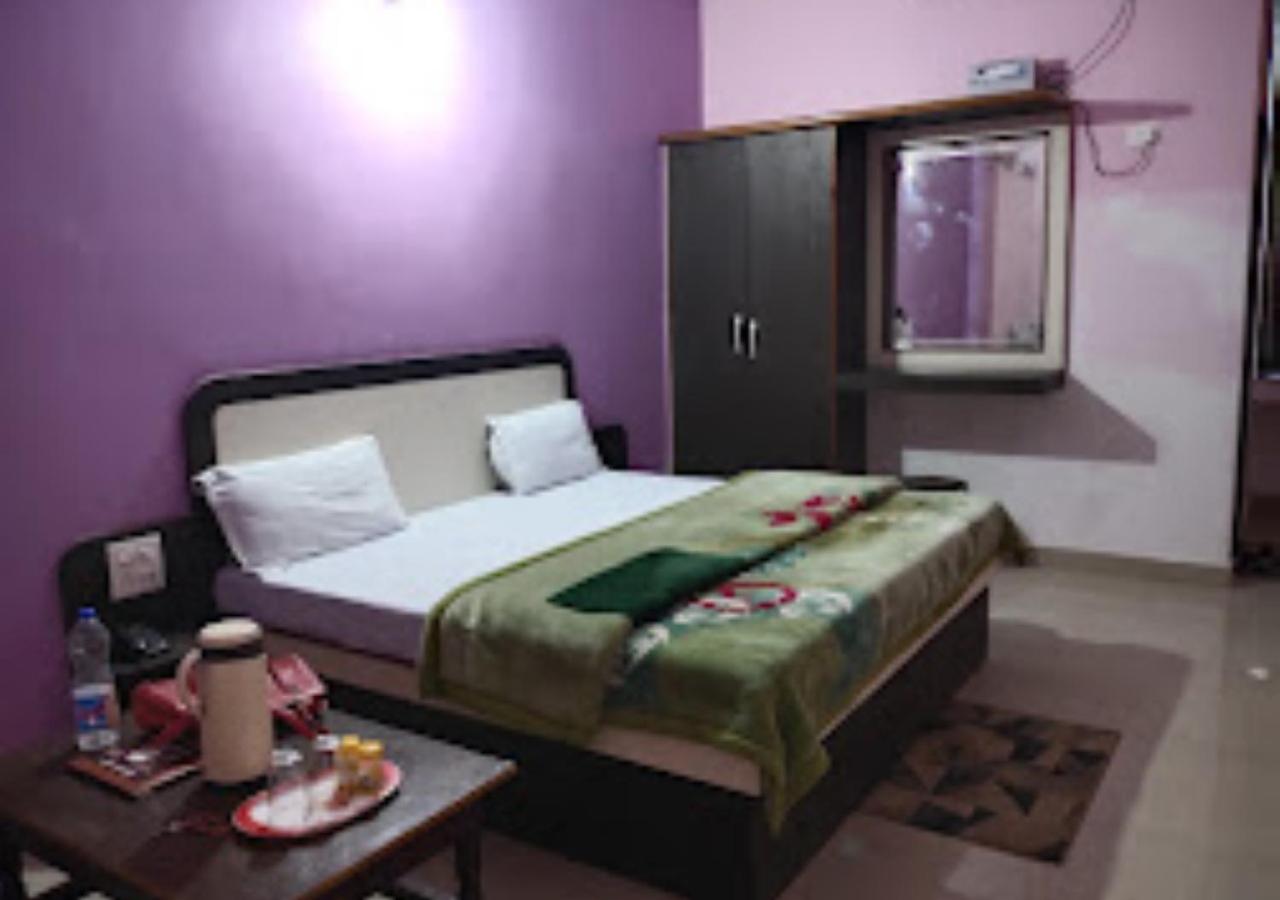 Hotel Yash palace & OK Veg Resturant Maihar