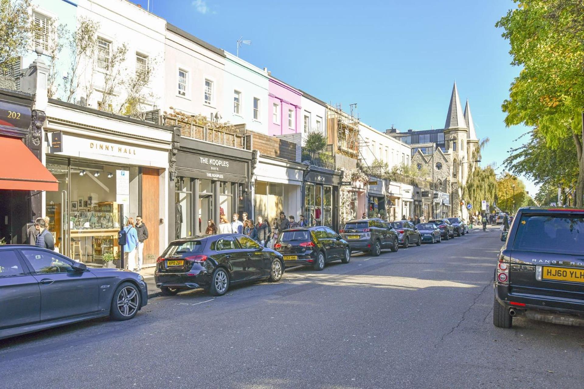 2BR Notting Hill with patio