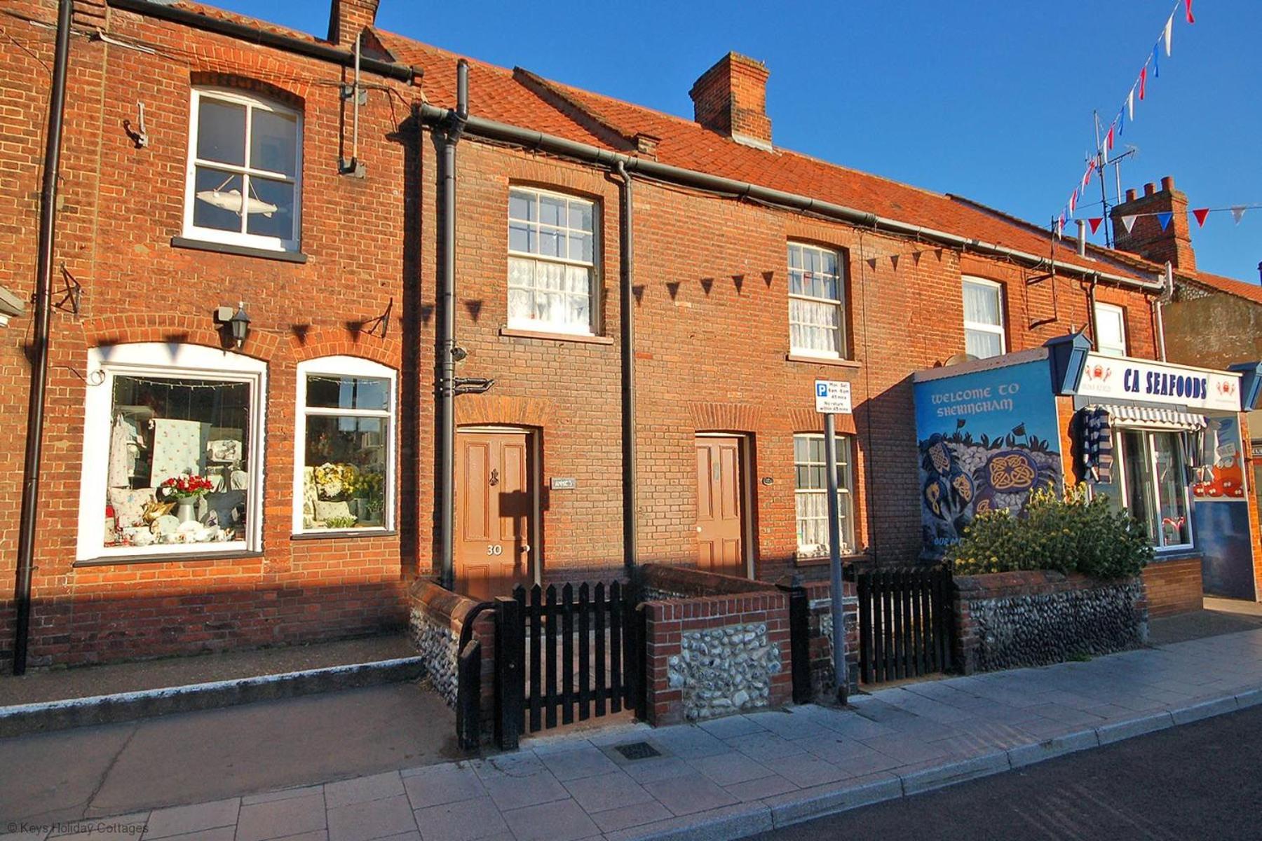 Annies, 30 Station Road view 2