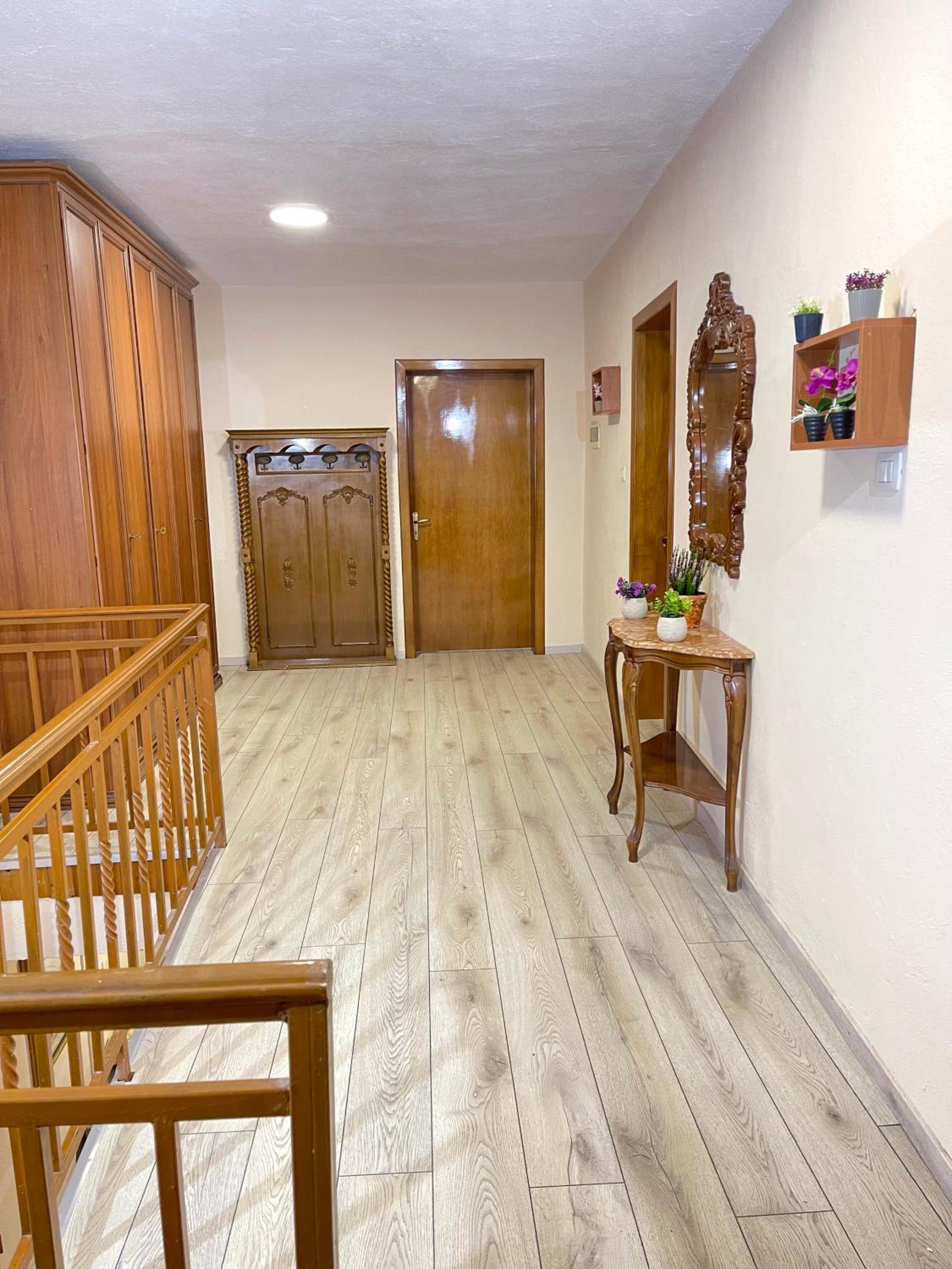 Shkodra Guest House & Trips