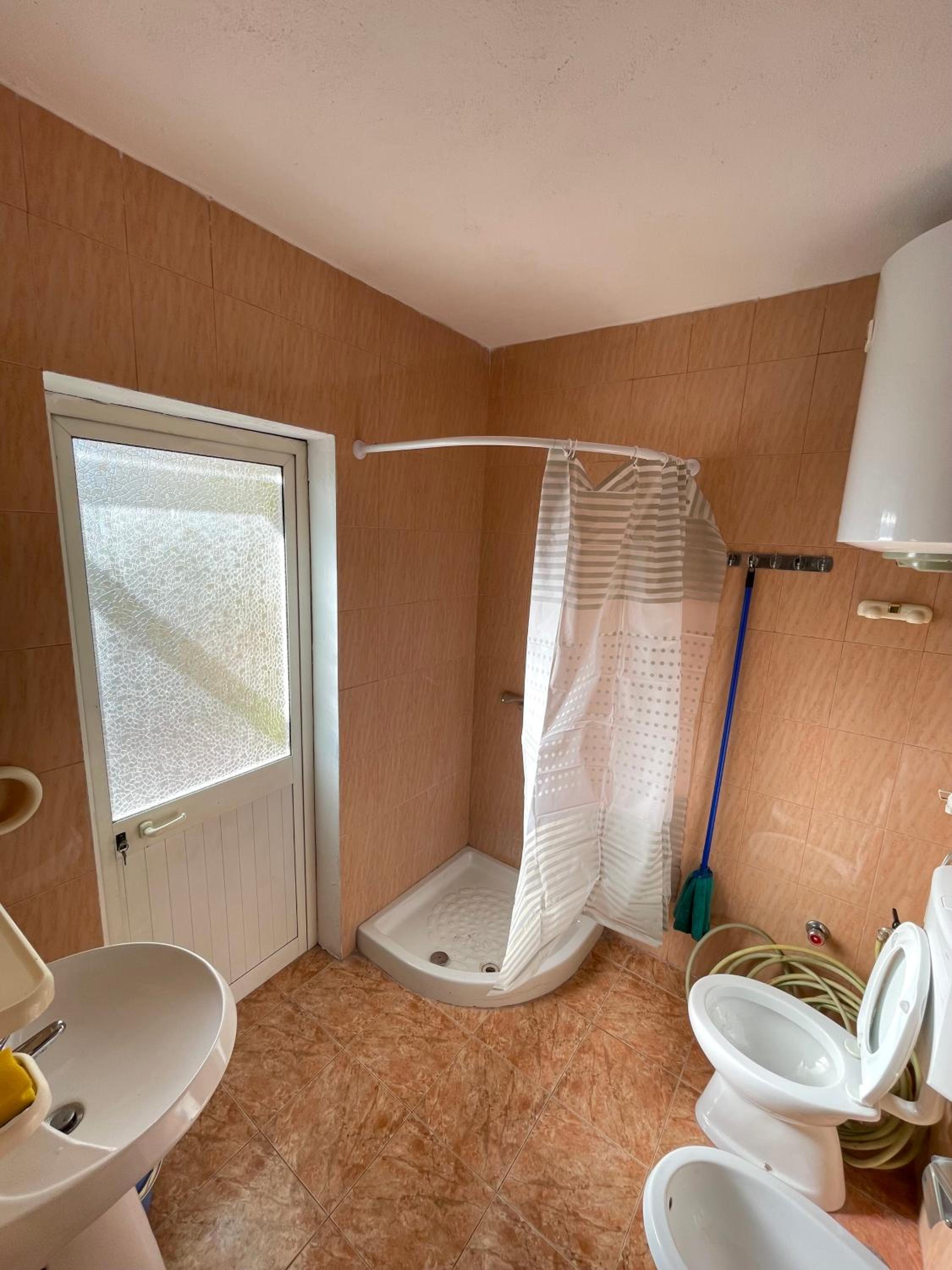 Shkodra Guest House & Trips