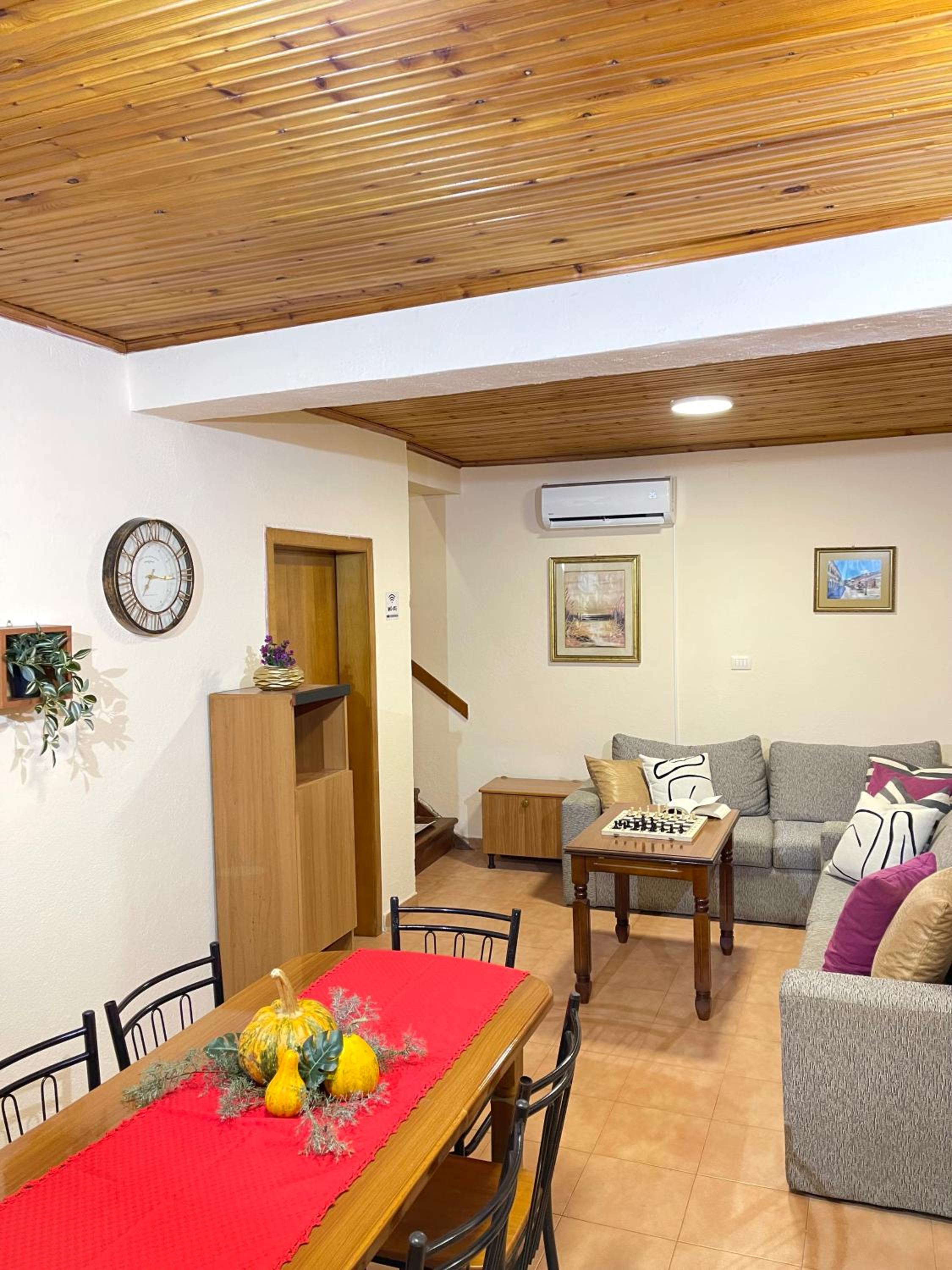 Shkodra Guest House & Trips