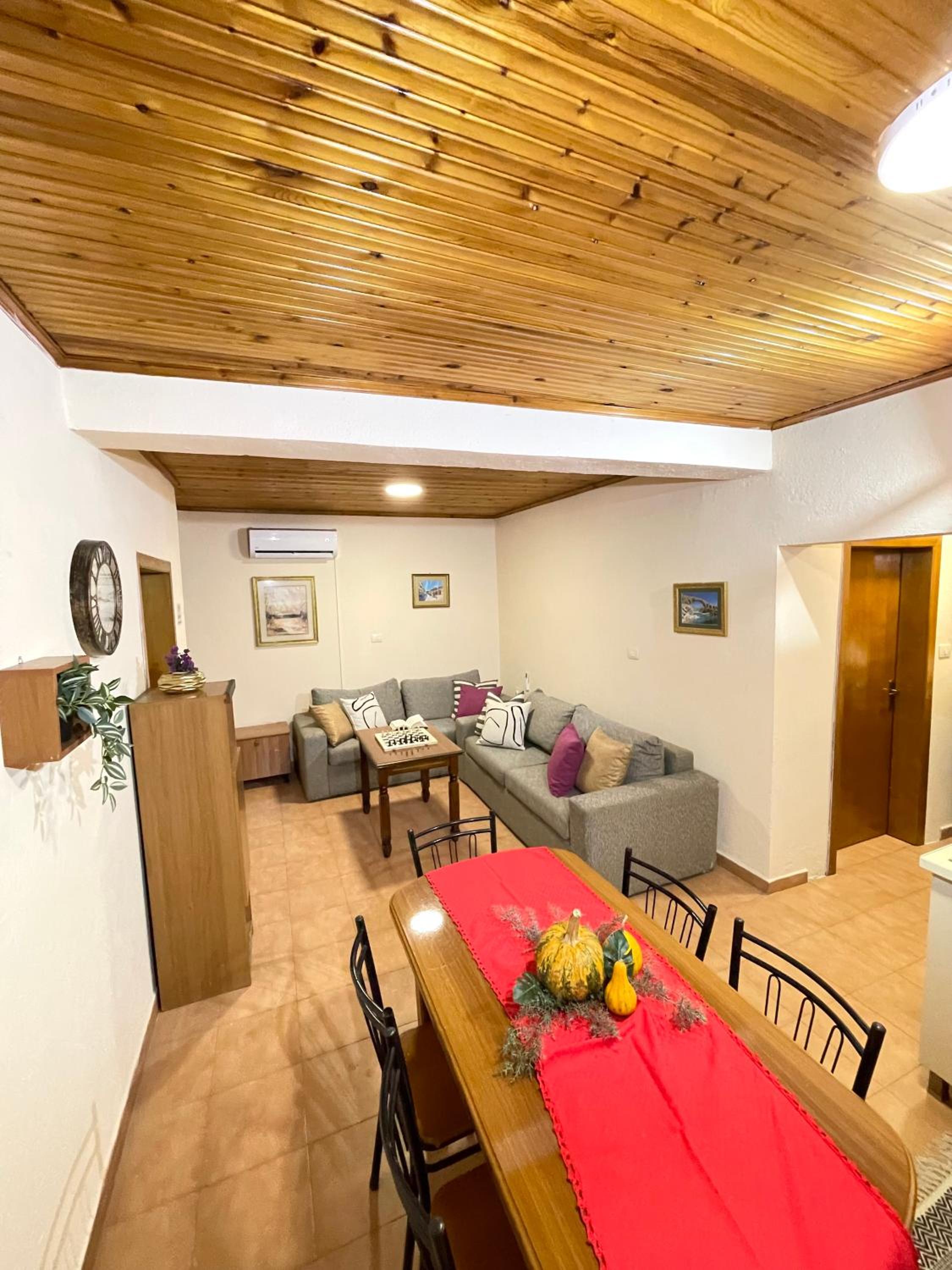 Shkodra Guest House & Trips