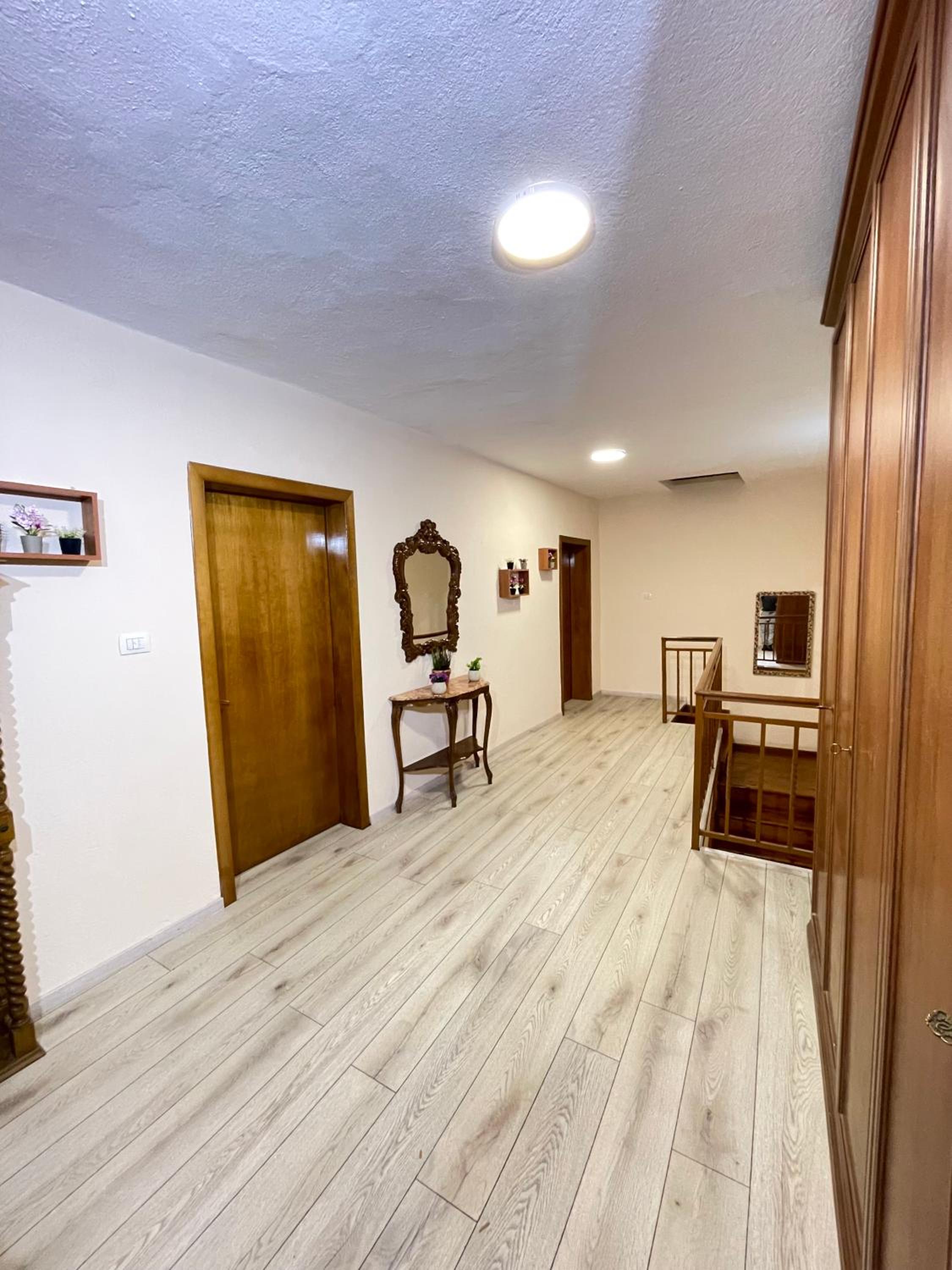 Shkodra Guest House & Trips