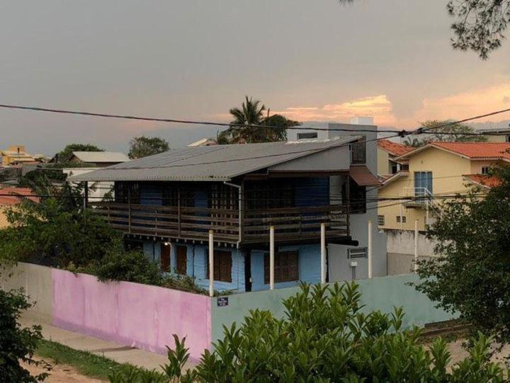 Pé na areia Biocasa com piscina a 1 quadra e meia da Praia