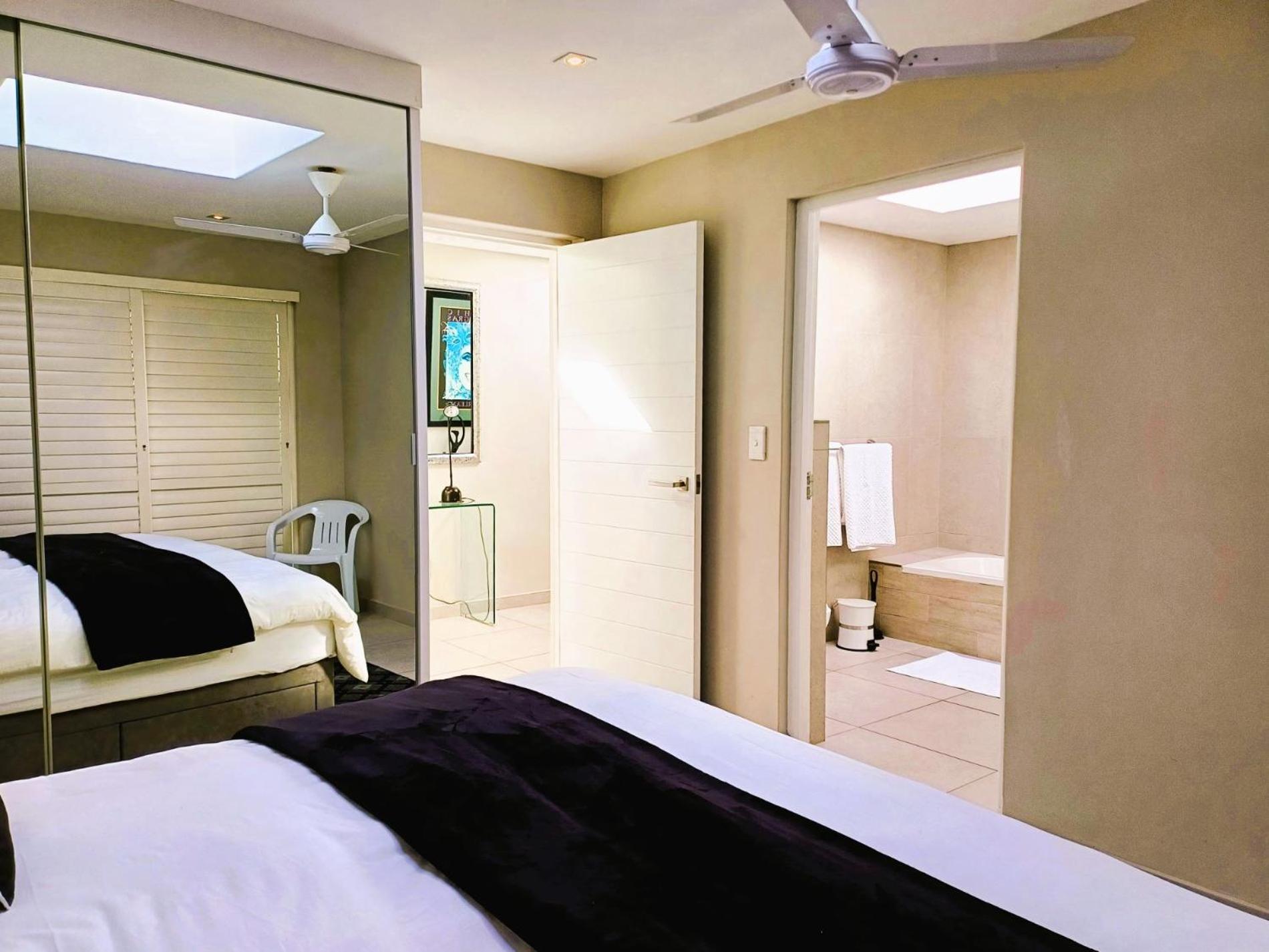 'Antilles'- 6 Bedroom Luxury Villa On The Beach, Sleeps 12 view 3