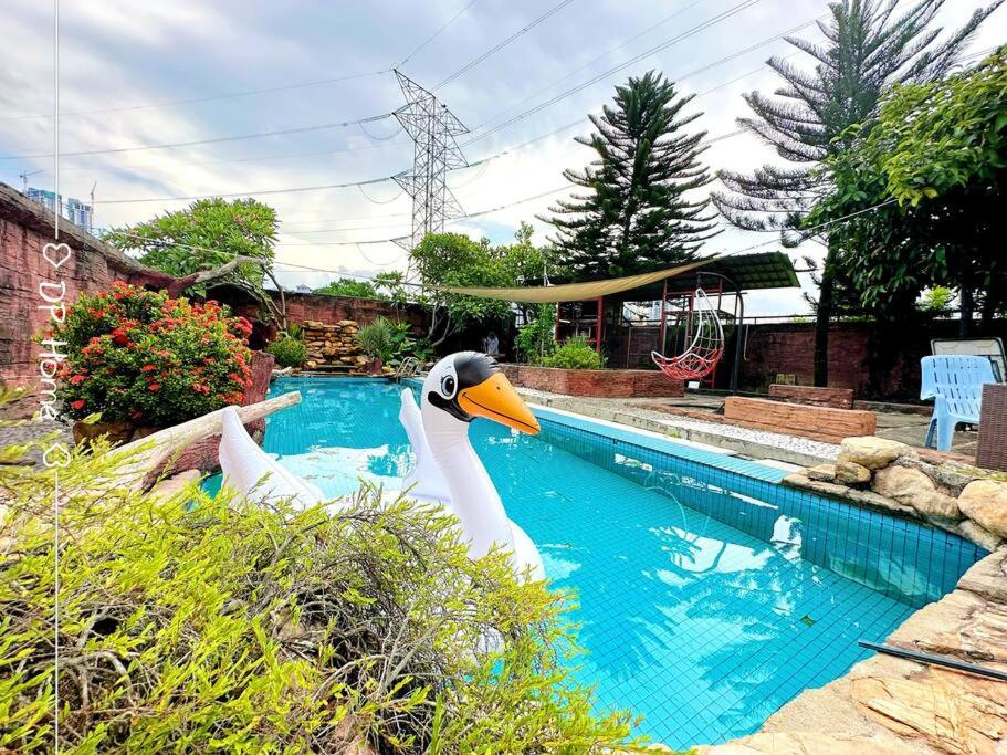 Private Swimming Pool 18pax KL