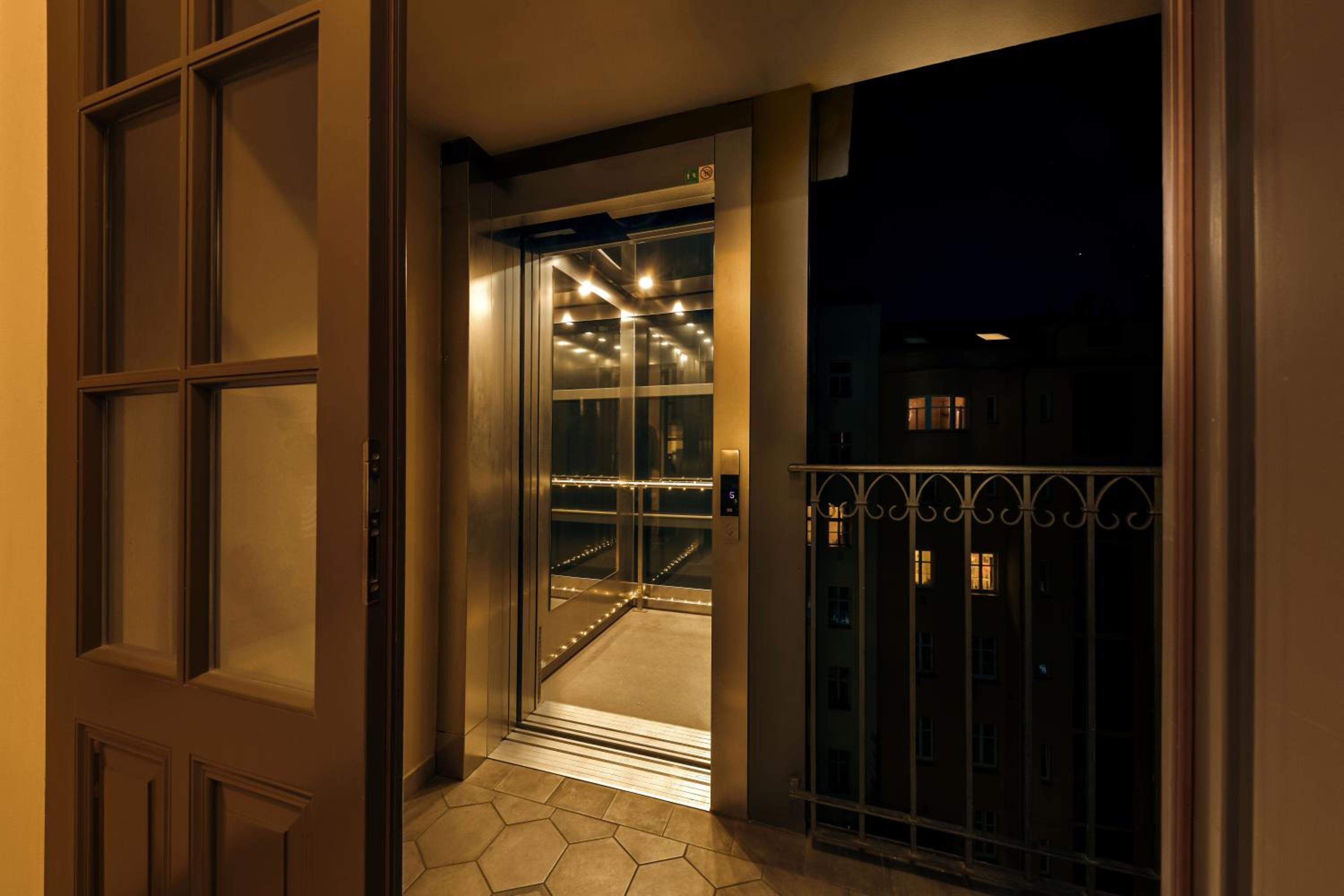 Louren Apartments