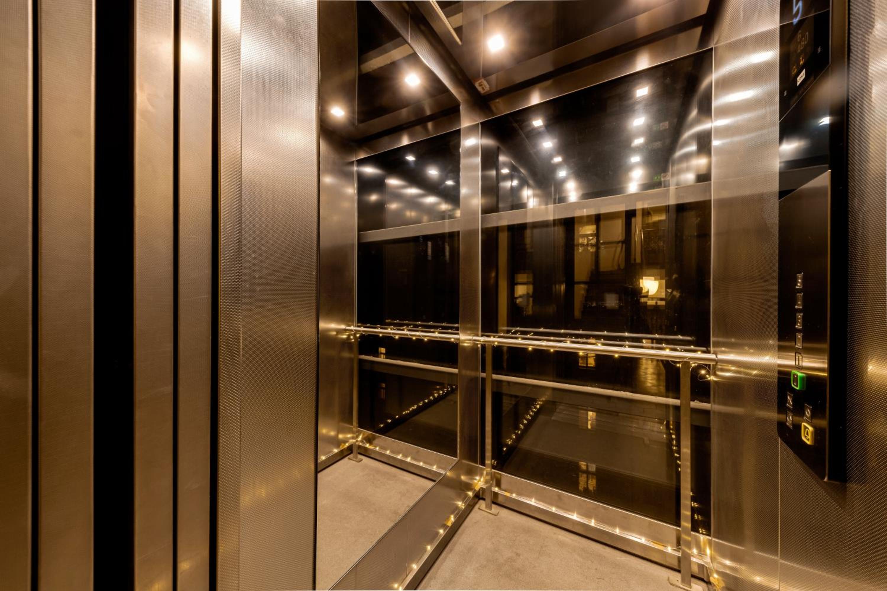 Louren Apartments