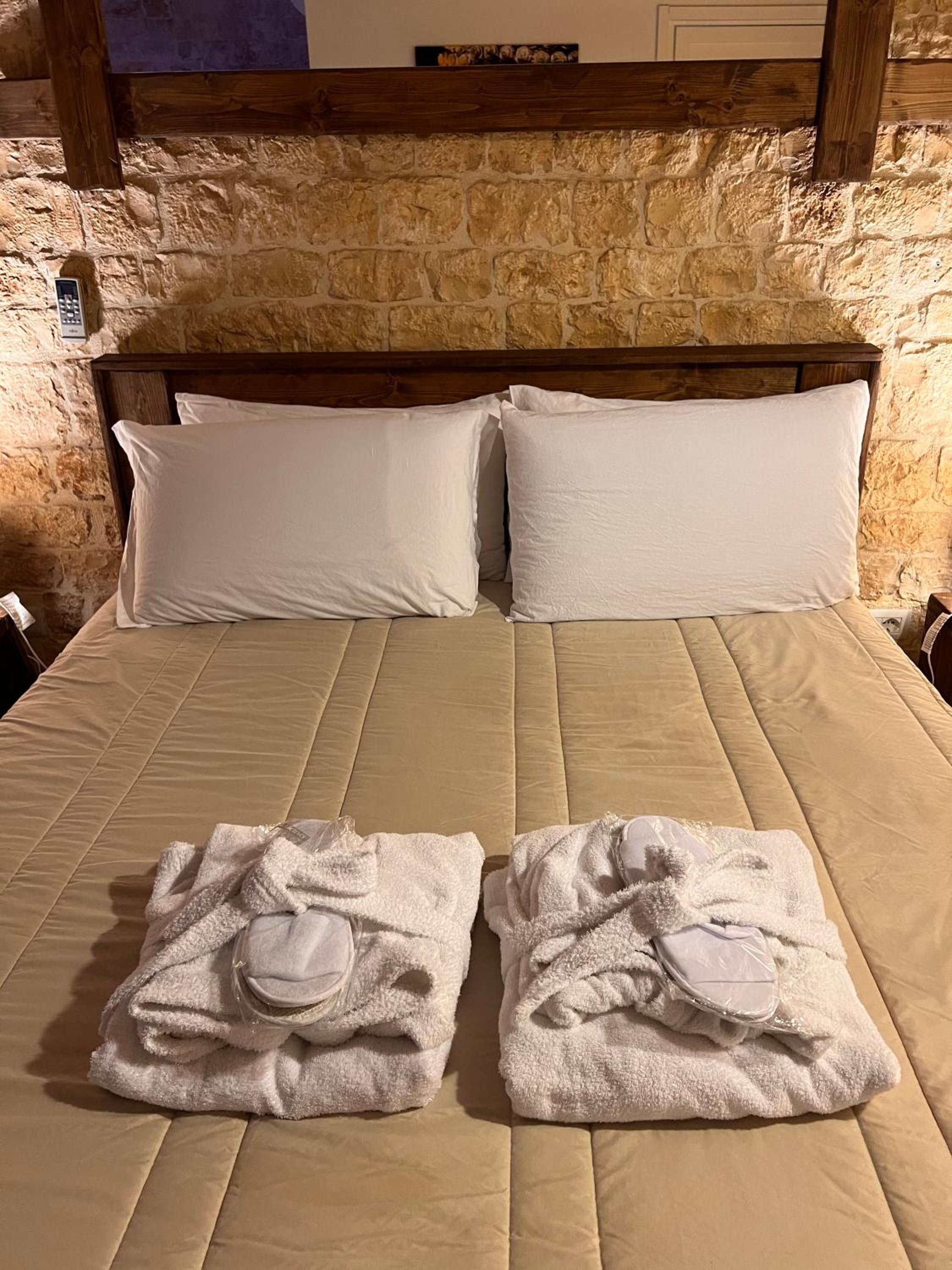 B&B Puglia - Mi Casa Luxury Suite - Room with Hydromassage Pool photo 5