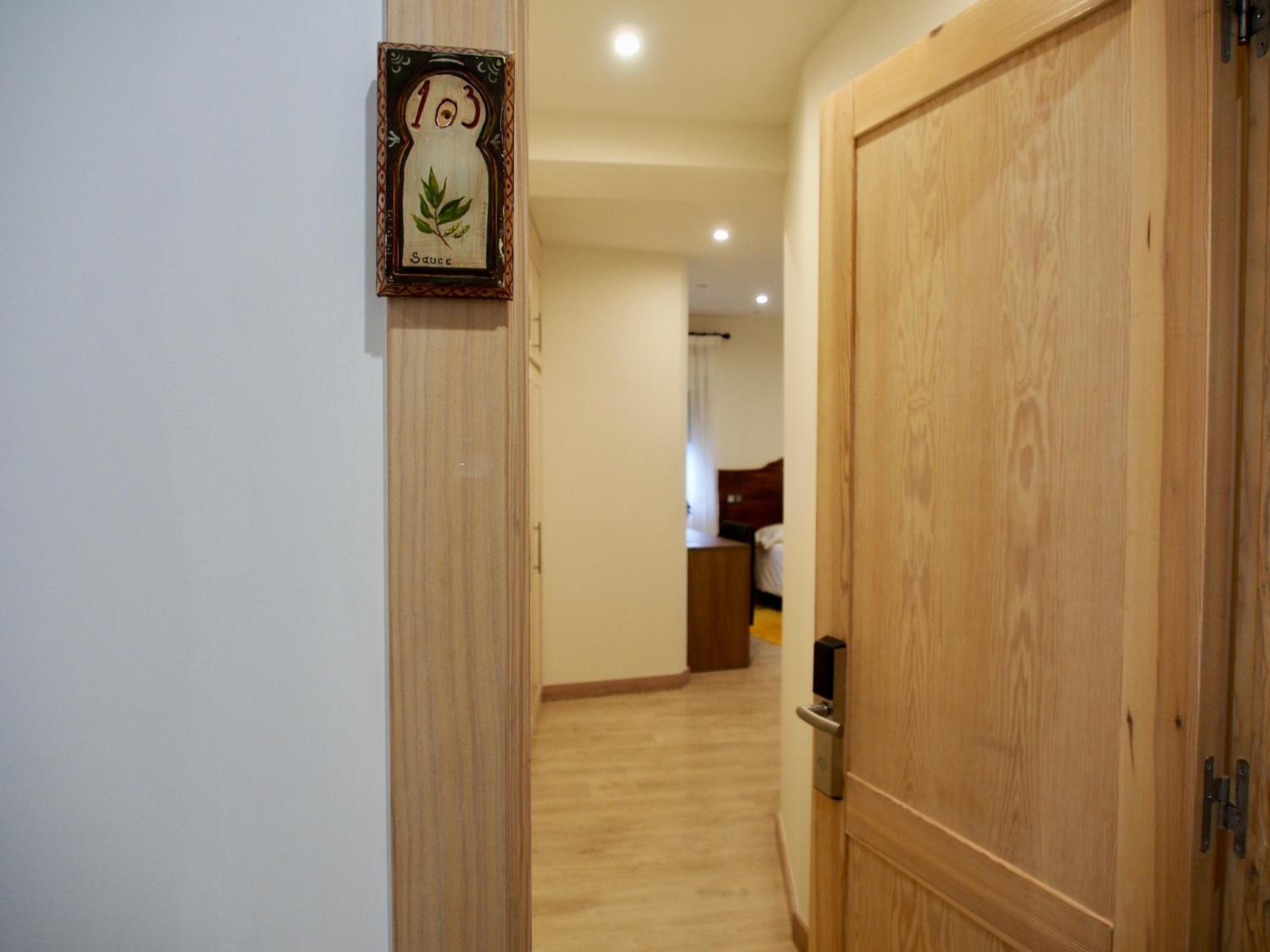 Photo 33
