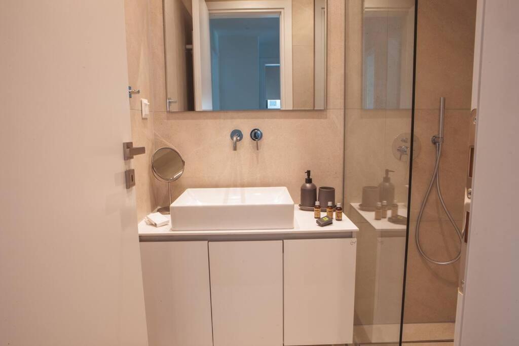 Voula Luxury Apartment photo 4