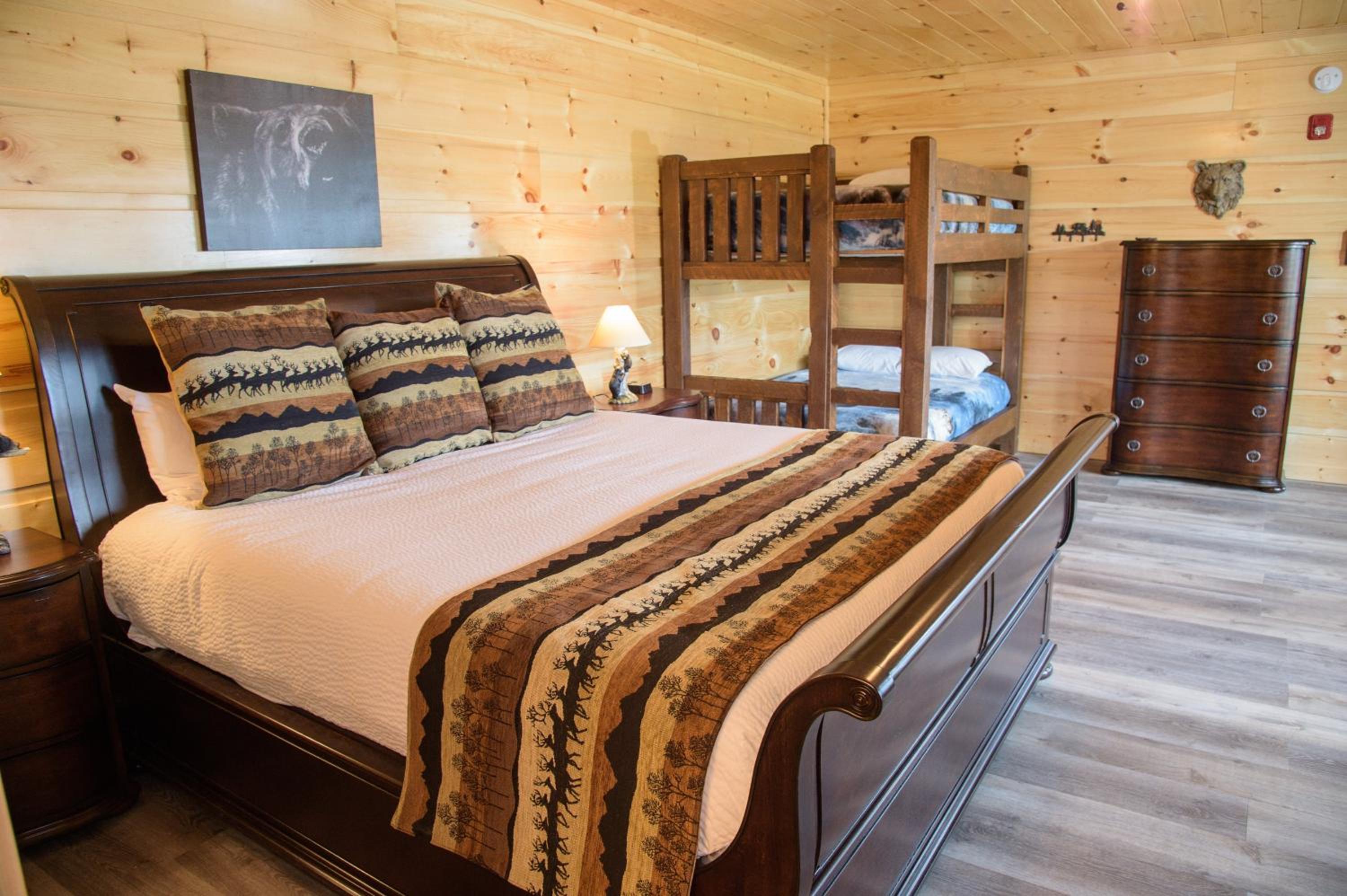 Skyline Splendor: Luxe Retreat with Breathtaking Views Over Downtown Gatlinburg