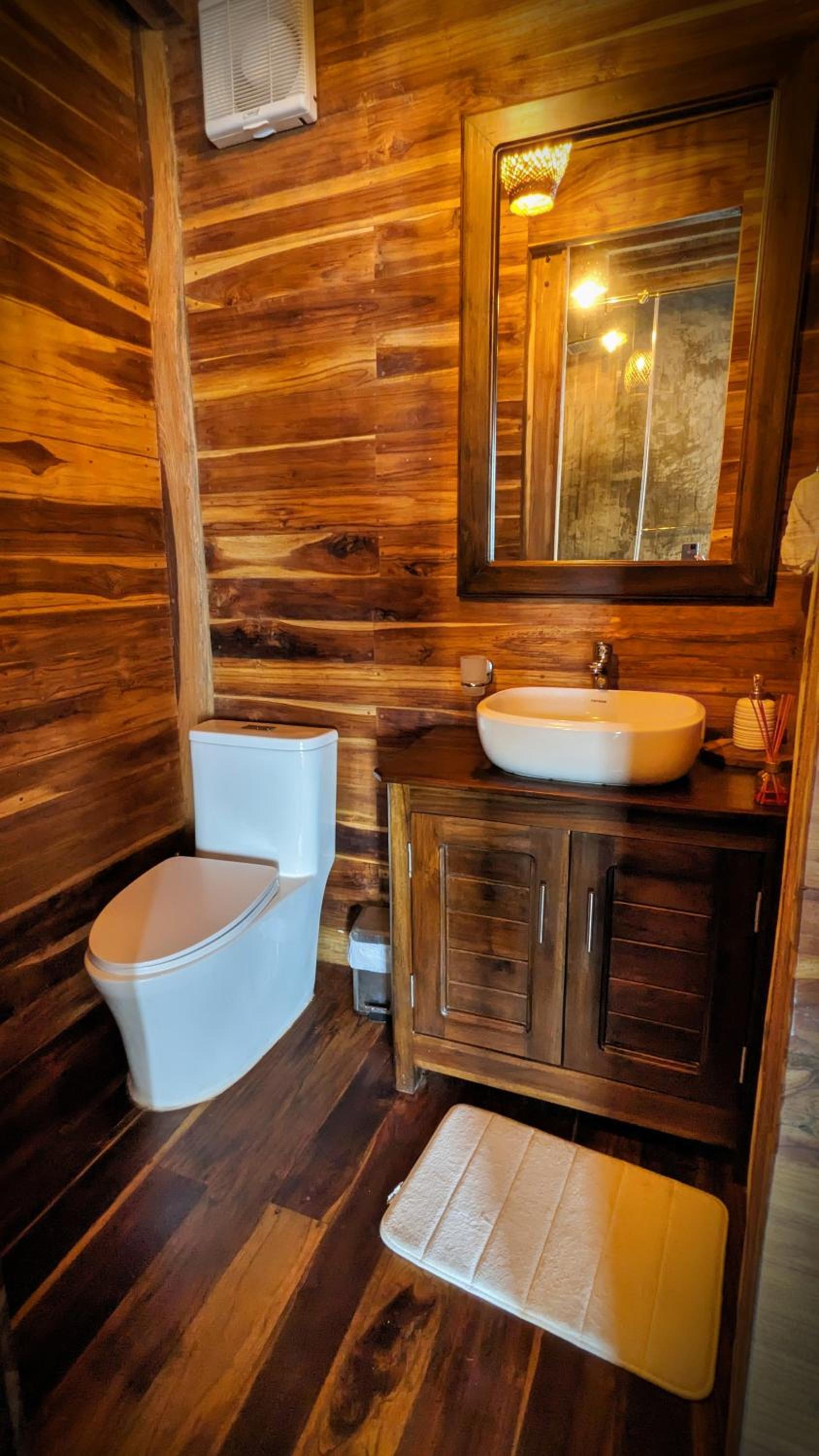 Yaku Hostel