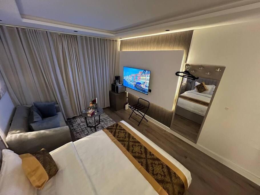 hotel room