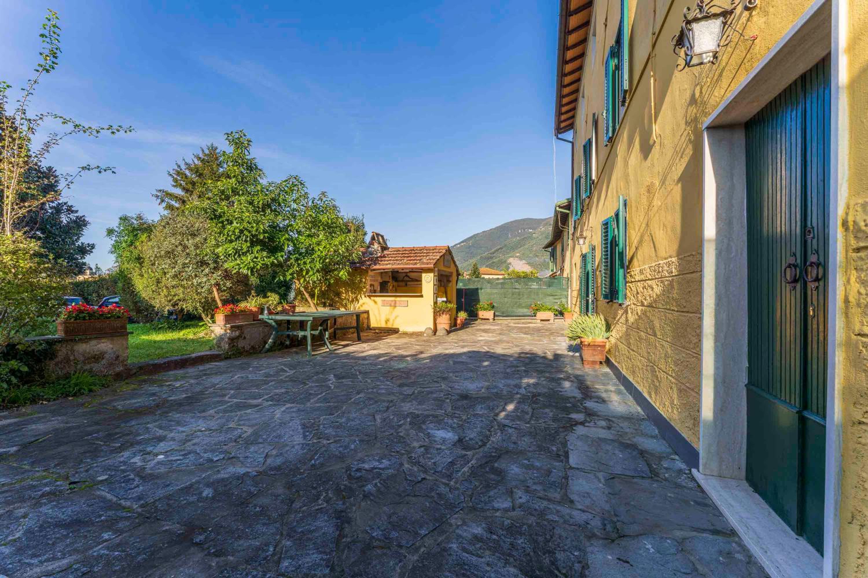 Casale Il Farro view 2